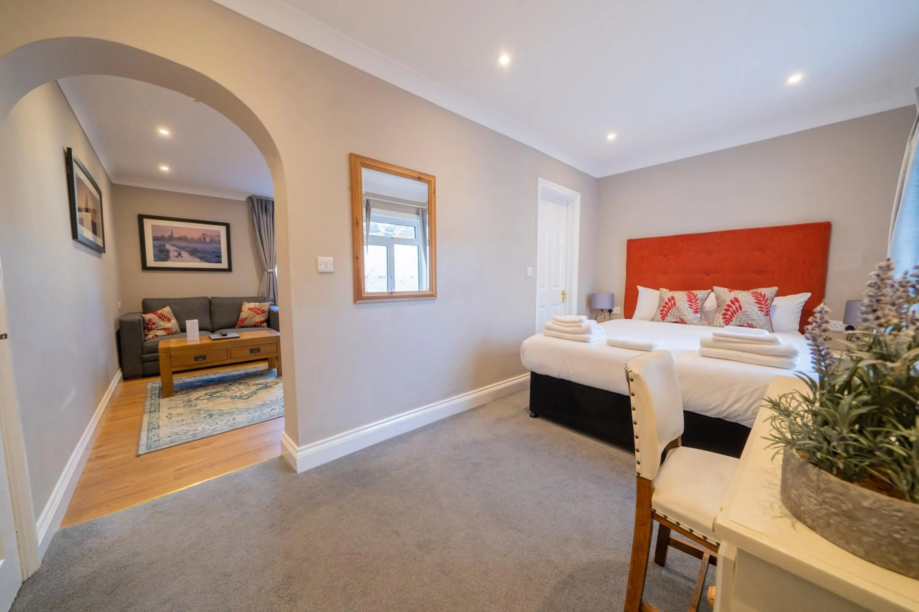 Living room, Bed in Peartree Serviced Apartments