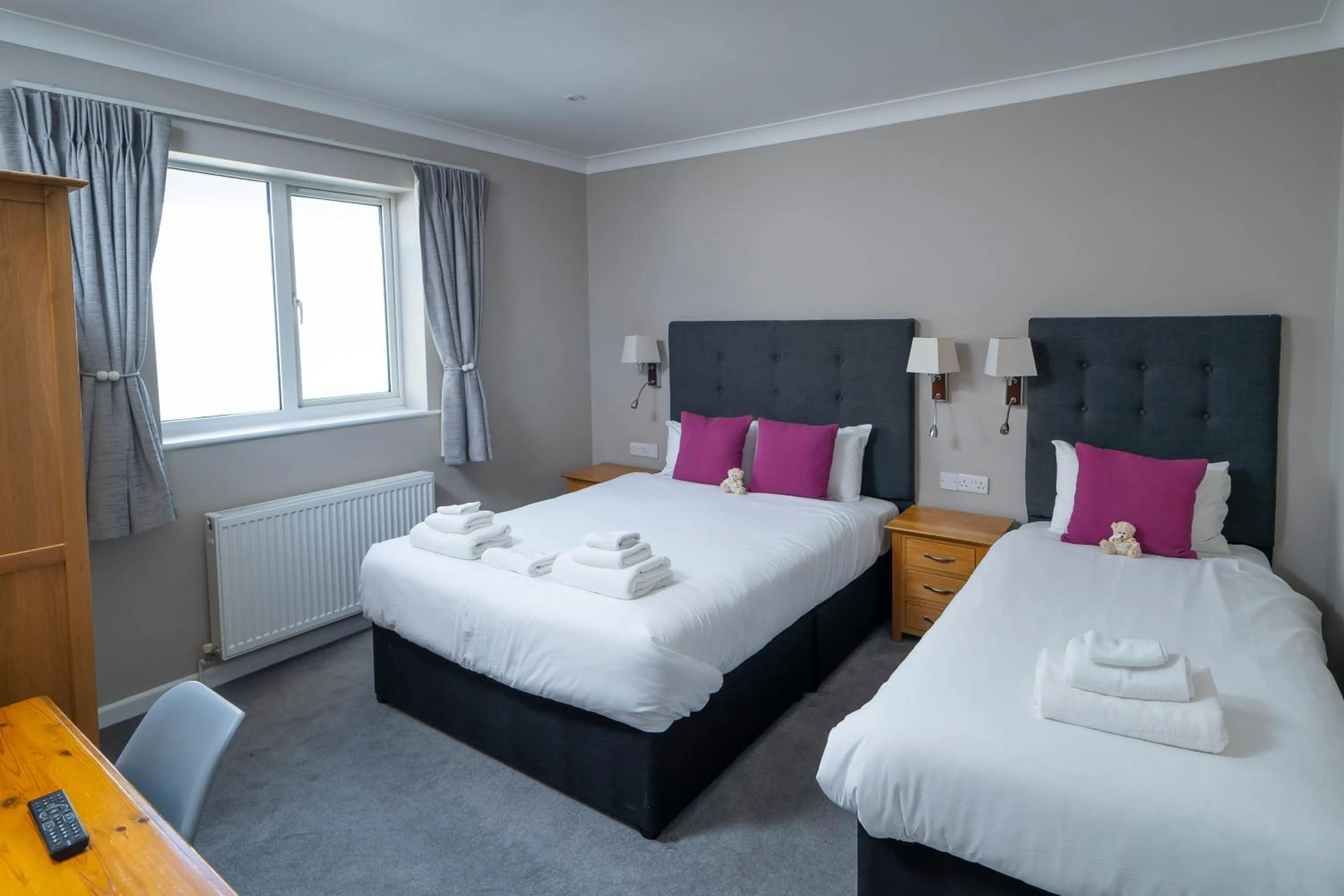 Bedroom, Bed in Peartree Serviced Apartments