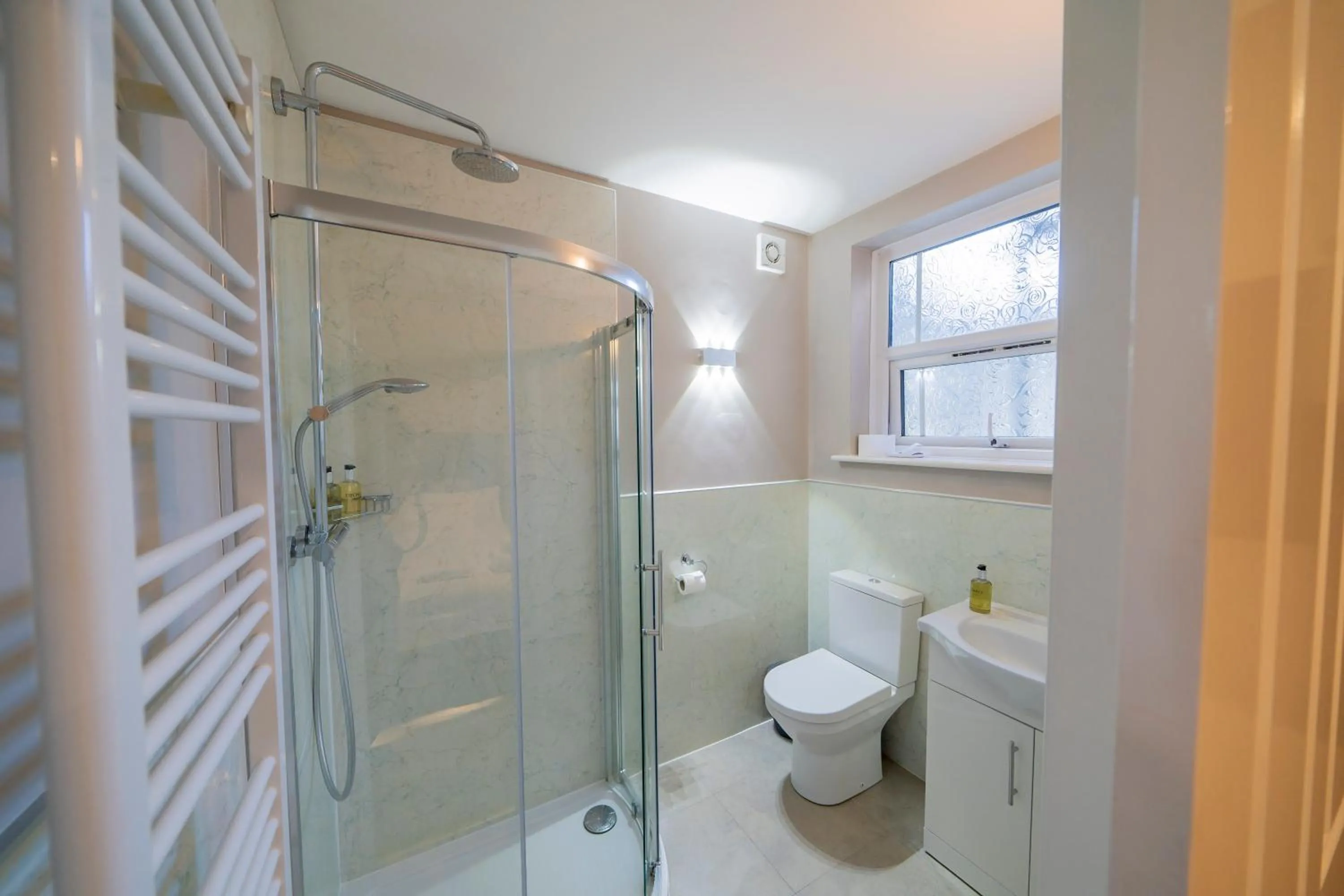 Bathroom in Peartree Serviced Apartments