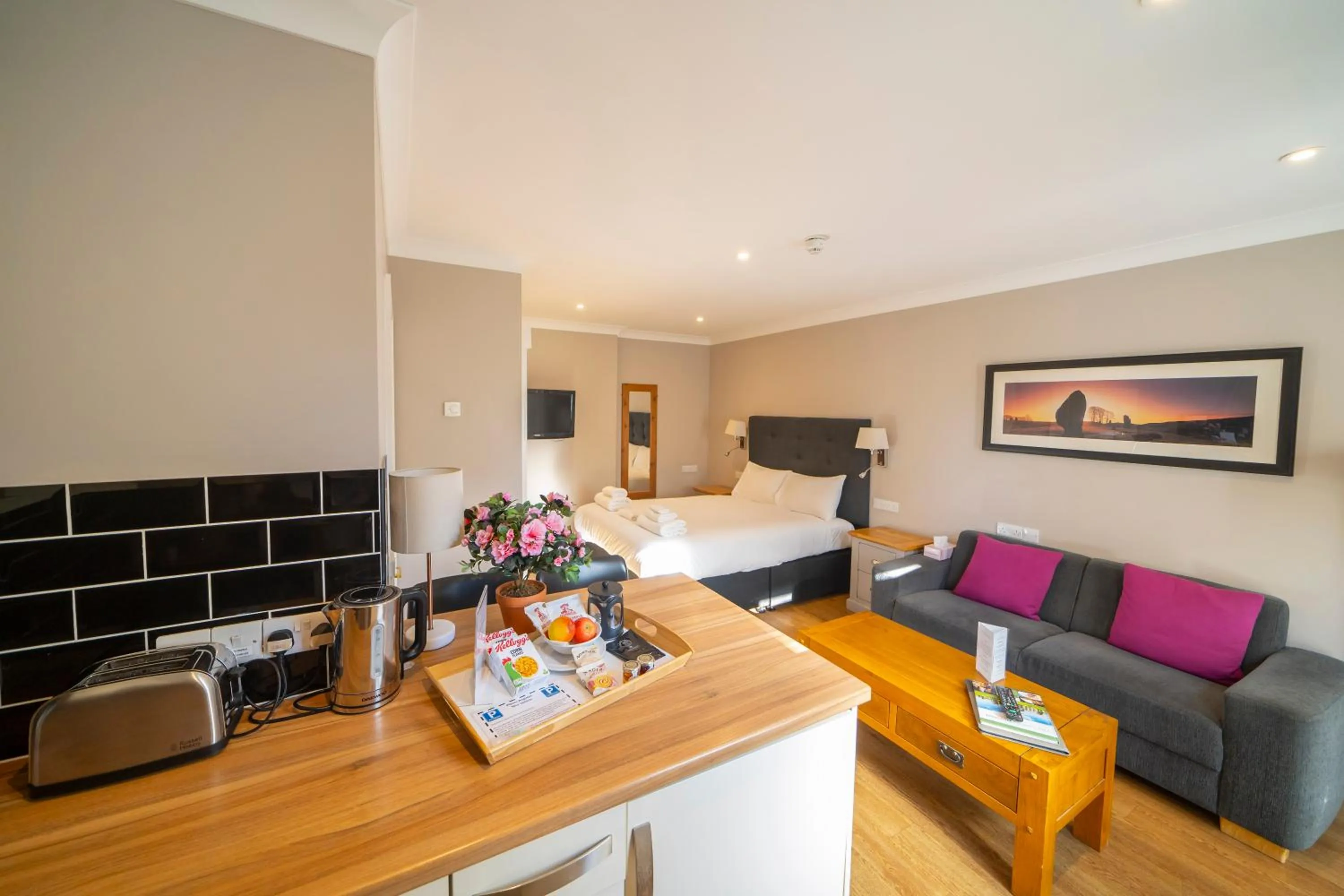 Bedroom, Bed in Peartree Serviced Apartments