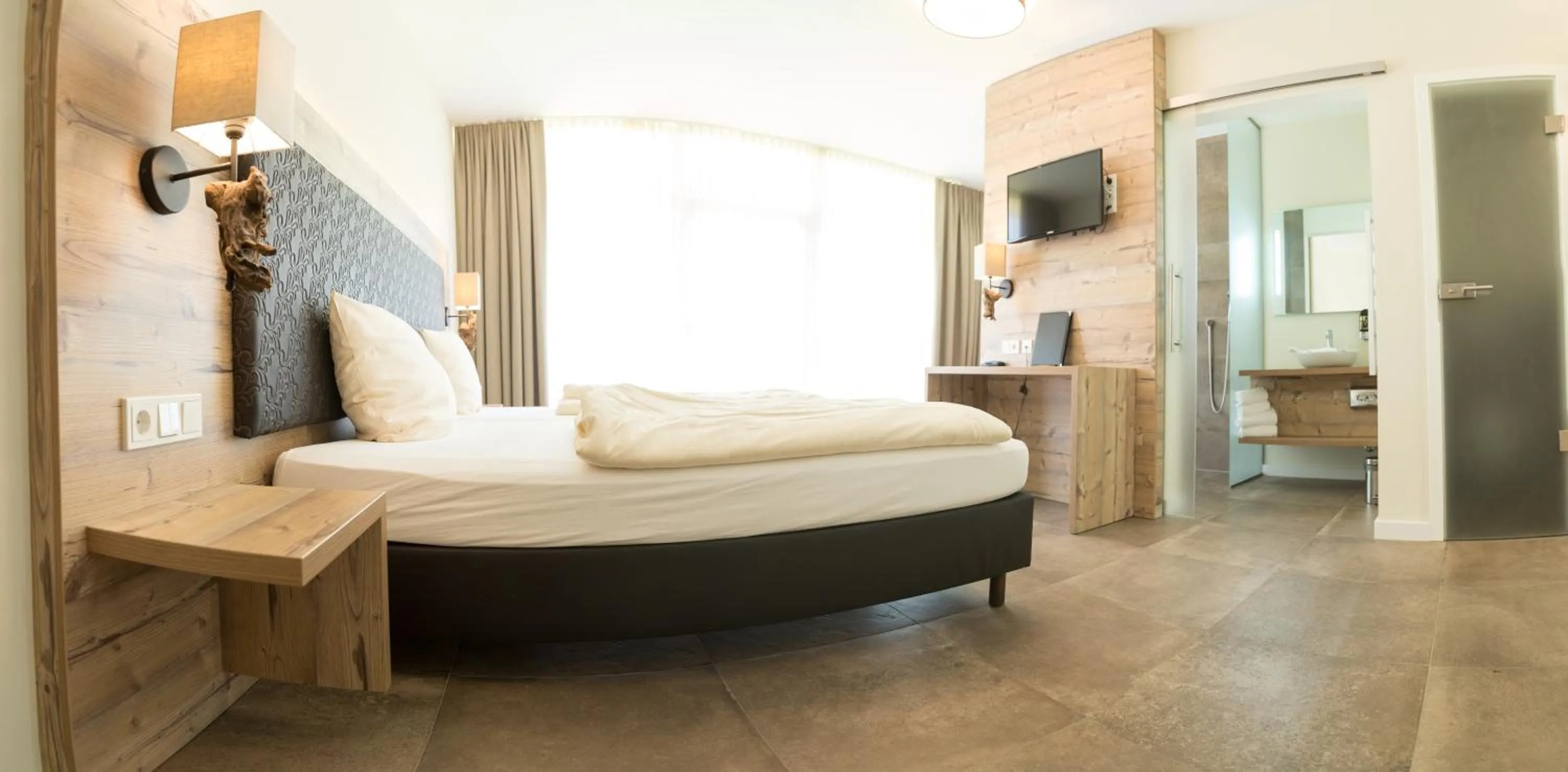 Photo of the whole room, Bed in Landhotel Weihermühle