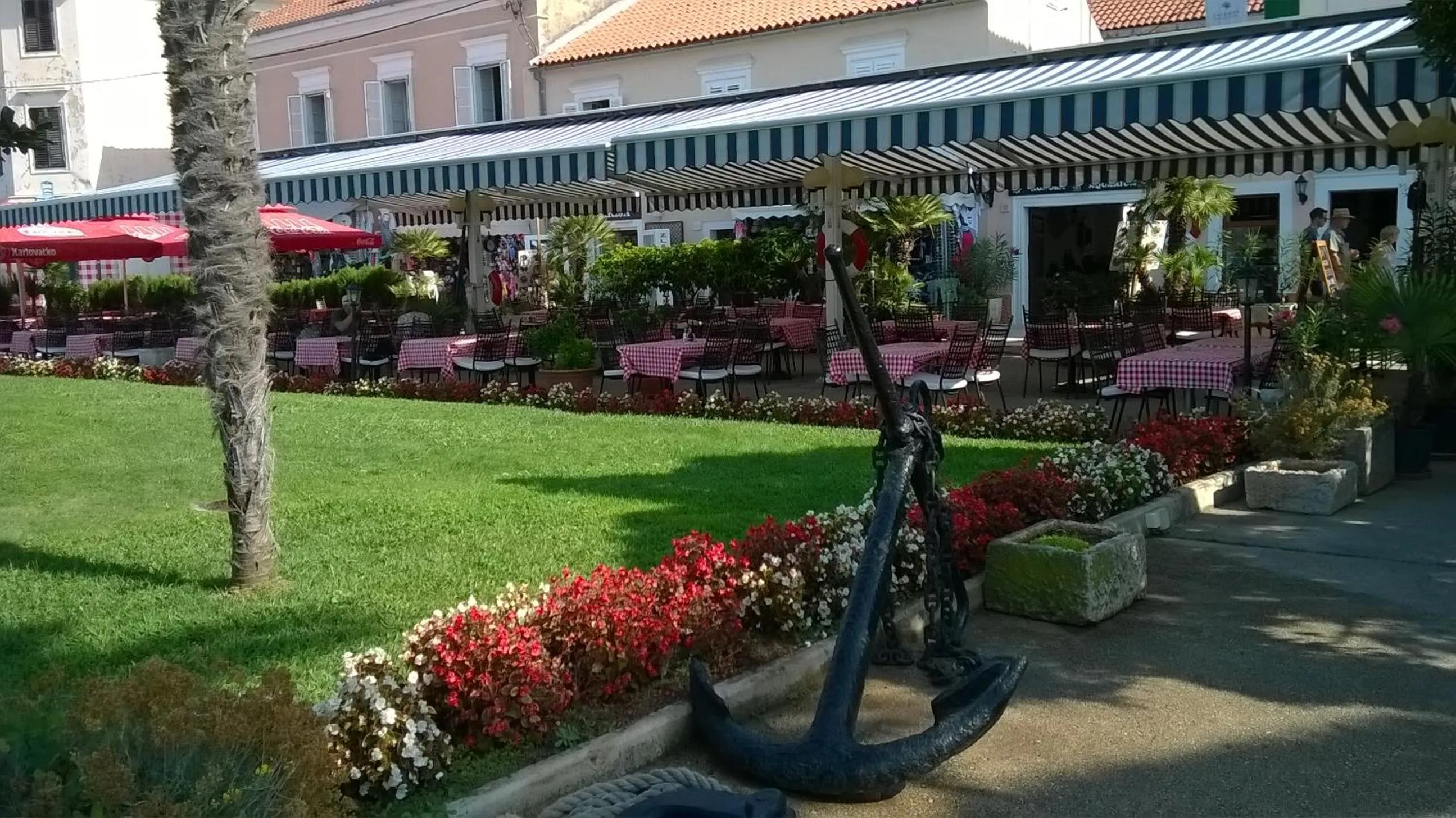 Restaurant/places to eat in Apartman Noni Biograd na Moru