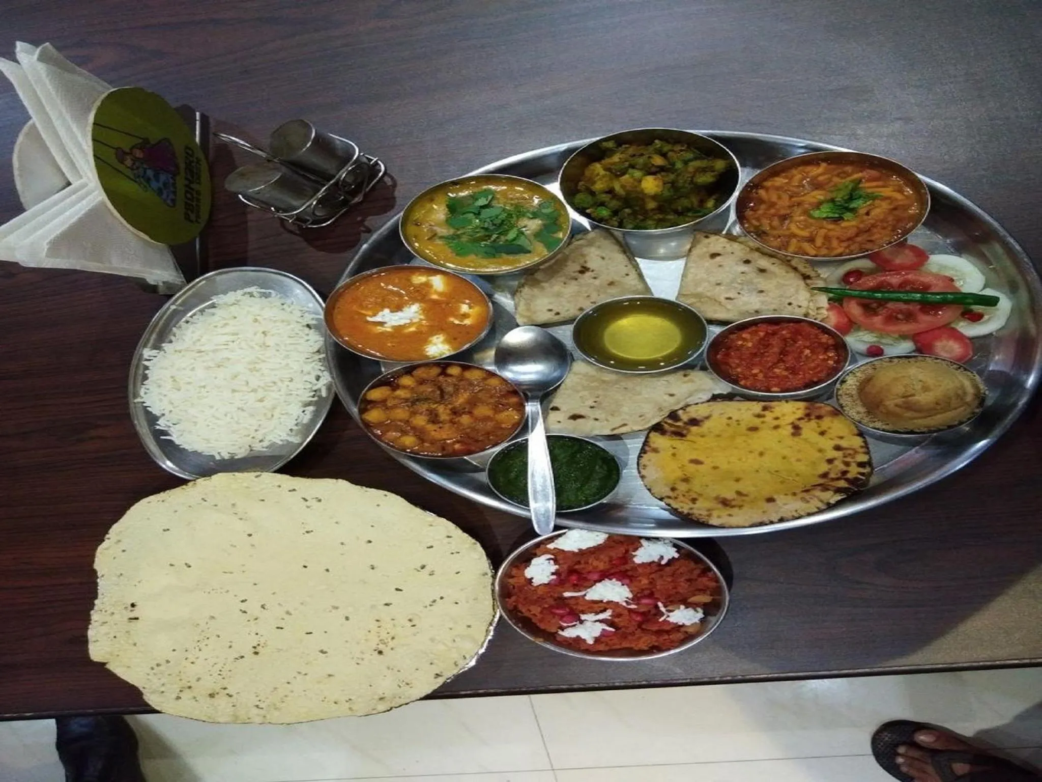 Food and drinks in Royal Guest House