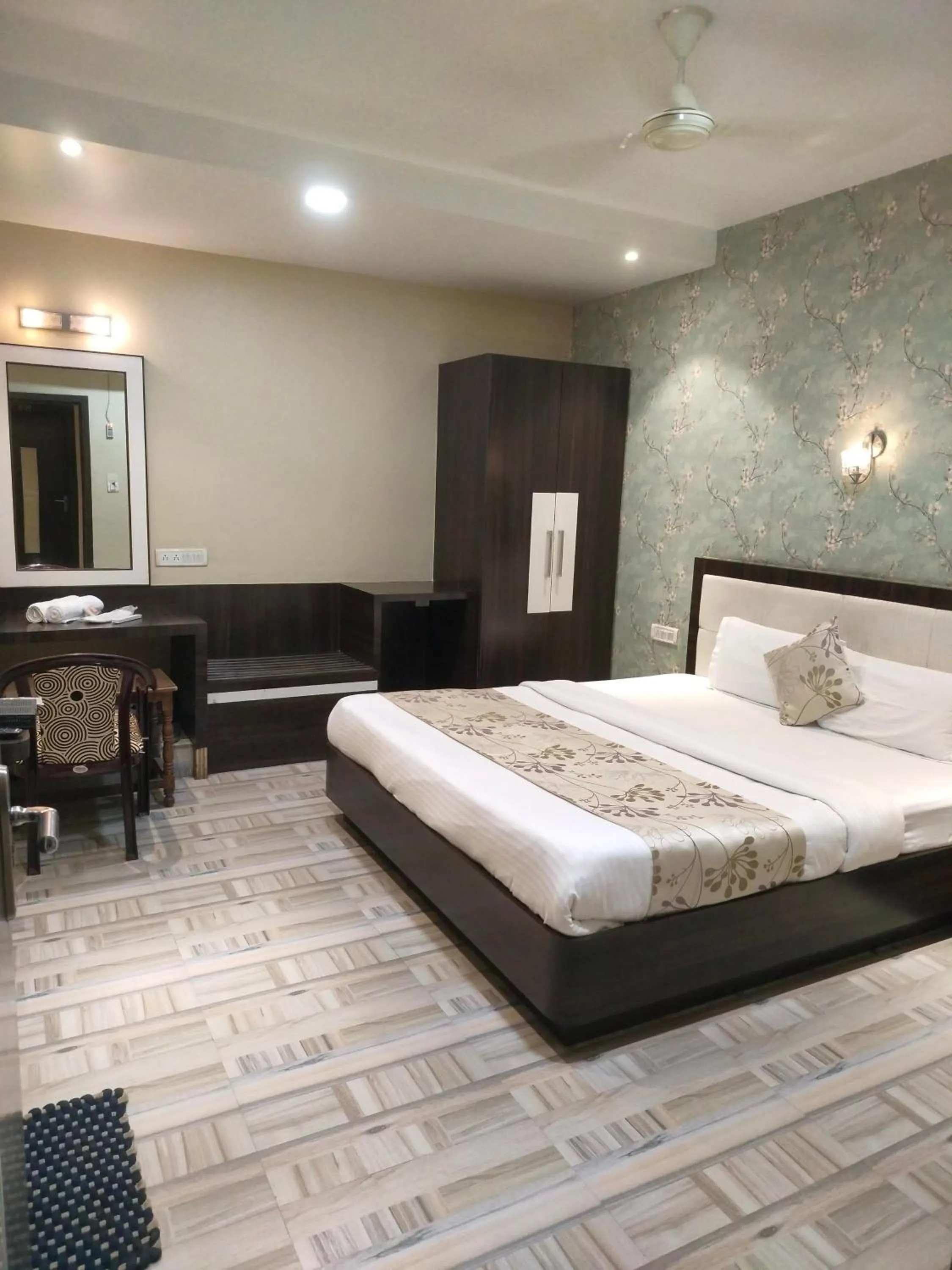 Bed in Royal Guest House