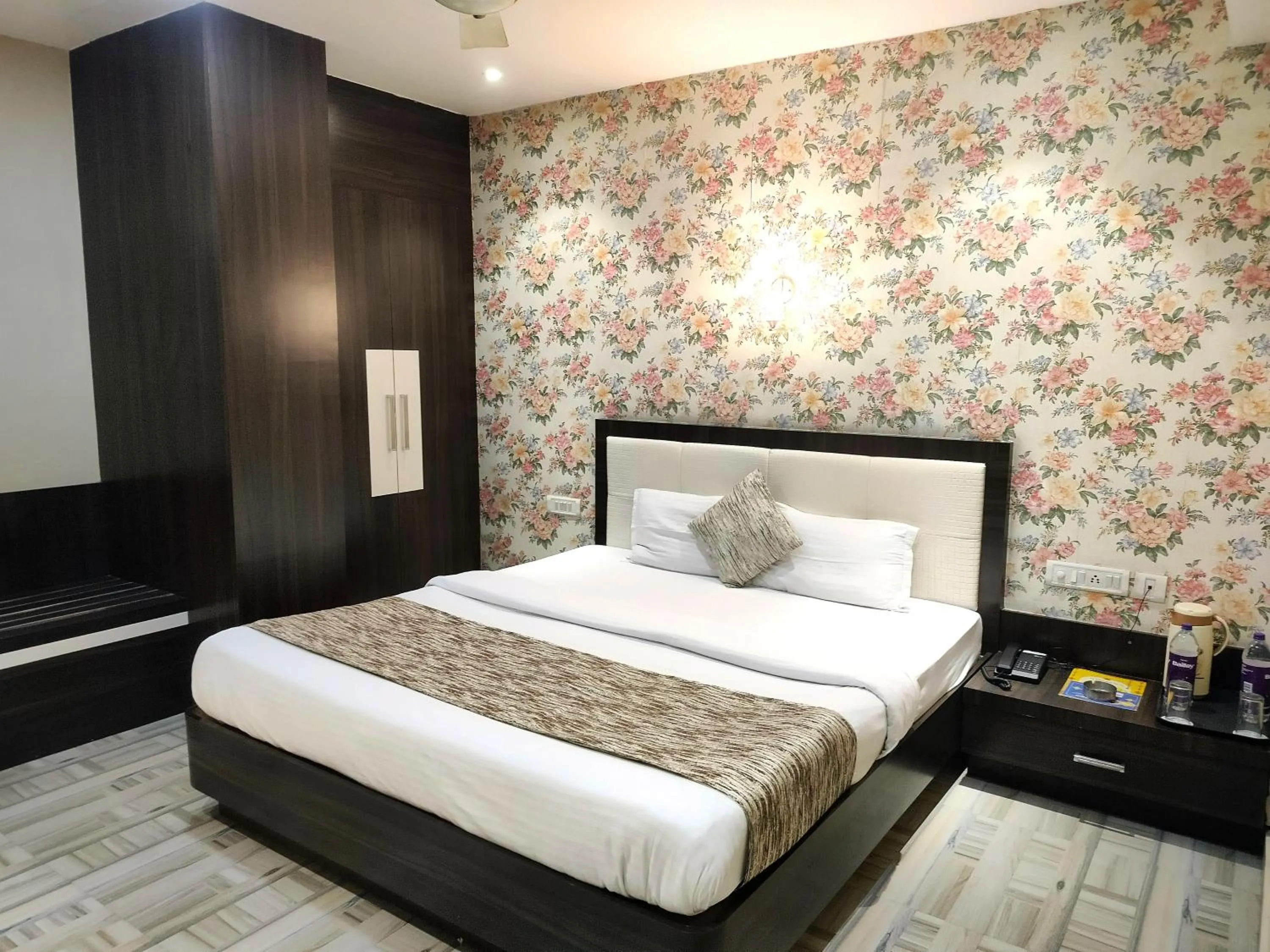 Photo of the whole room, Bed in Royal Guest House