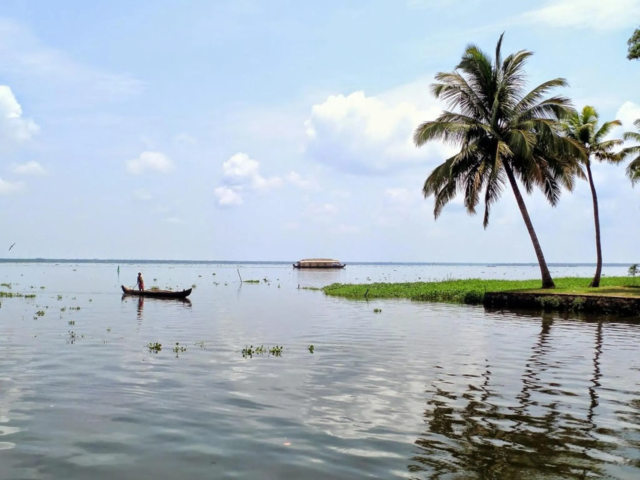 Natural landscape in Eco Trails Houseboats