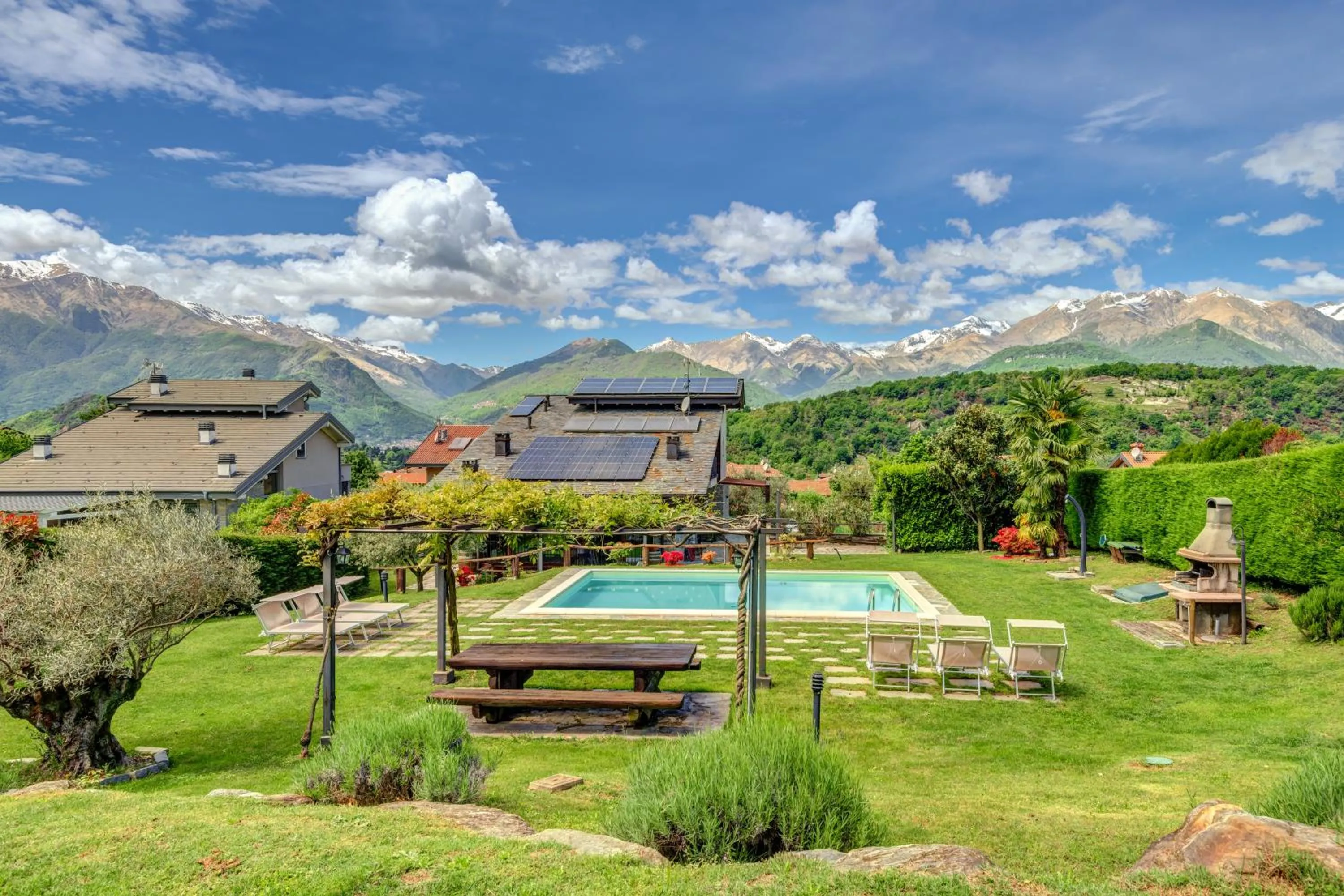 Villa La Corte with amazing pool and garden