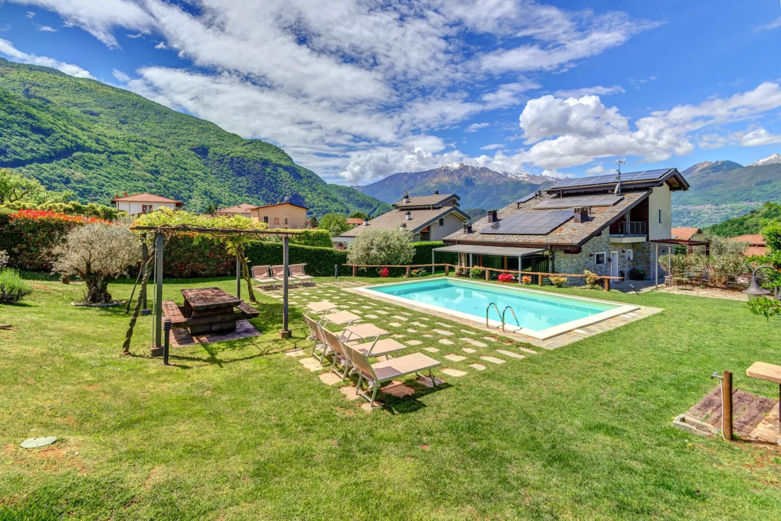 Villa La Corte with amazing pool and garden
