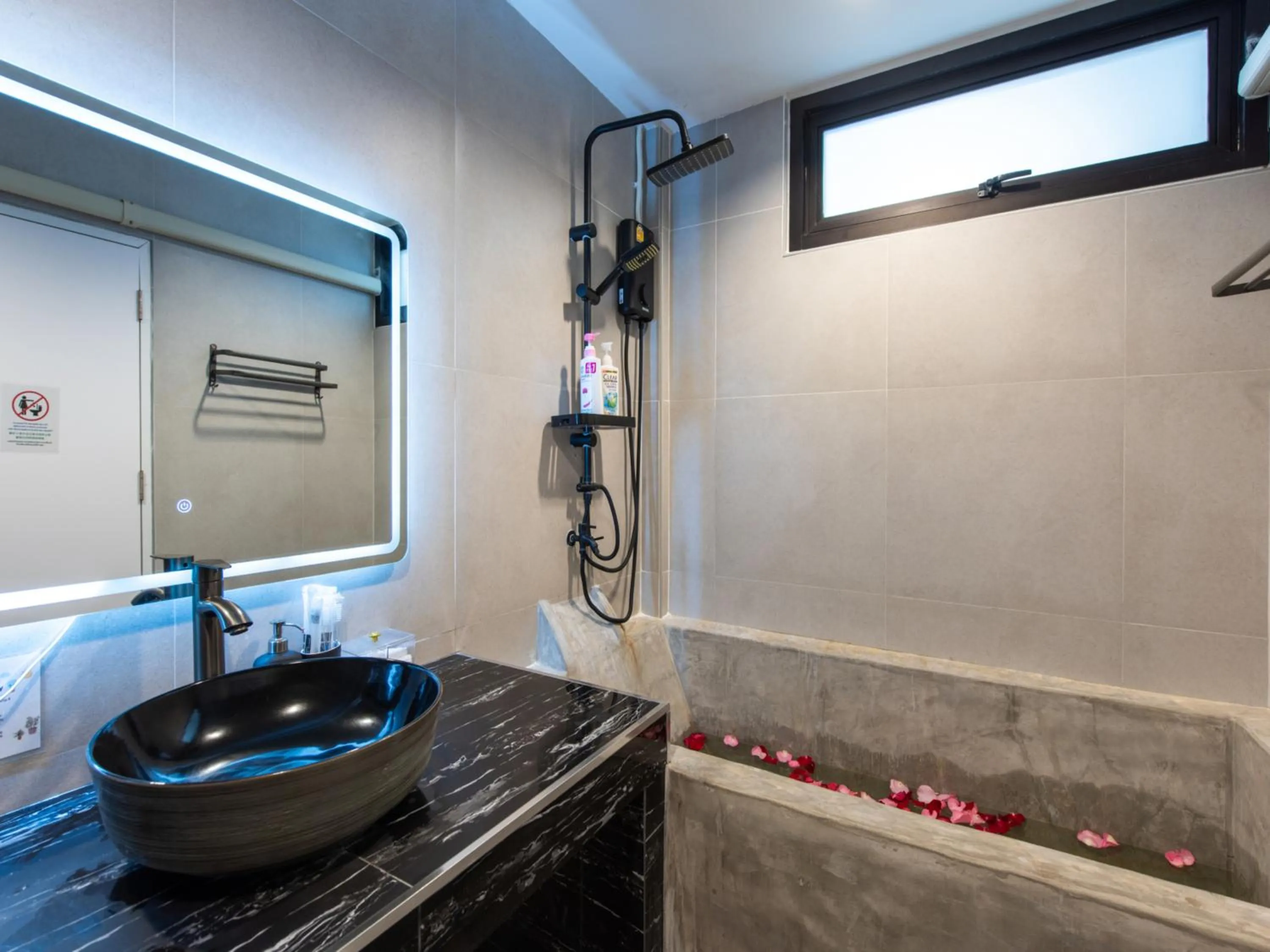 Bathroom in The City Yaowarat