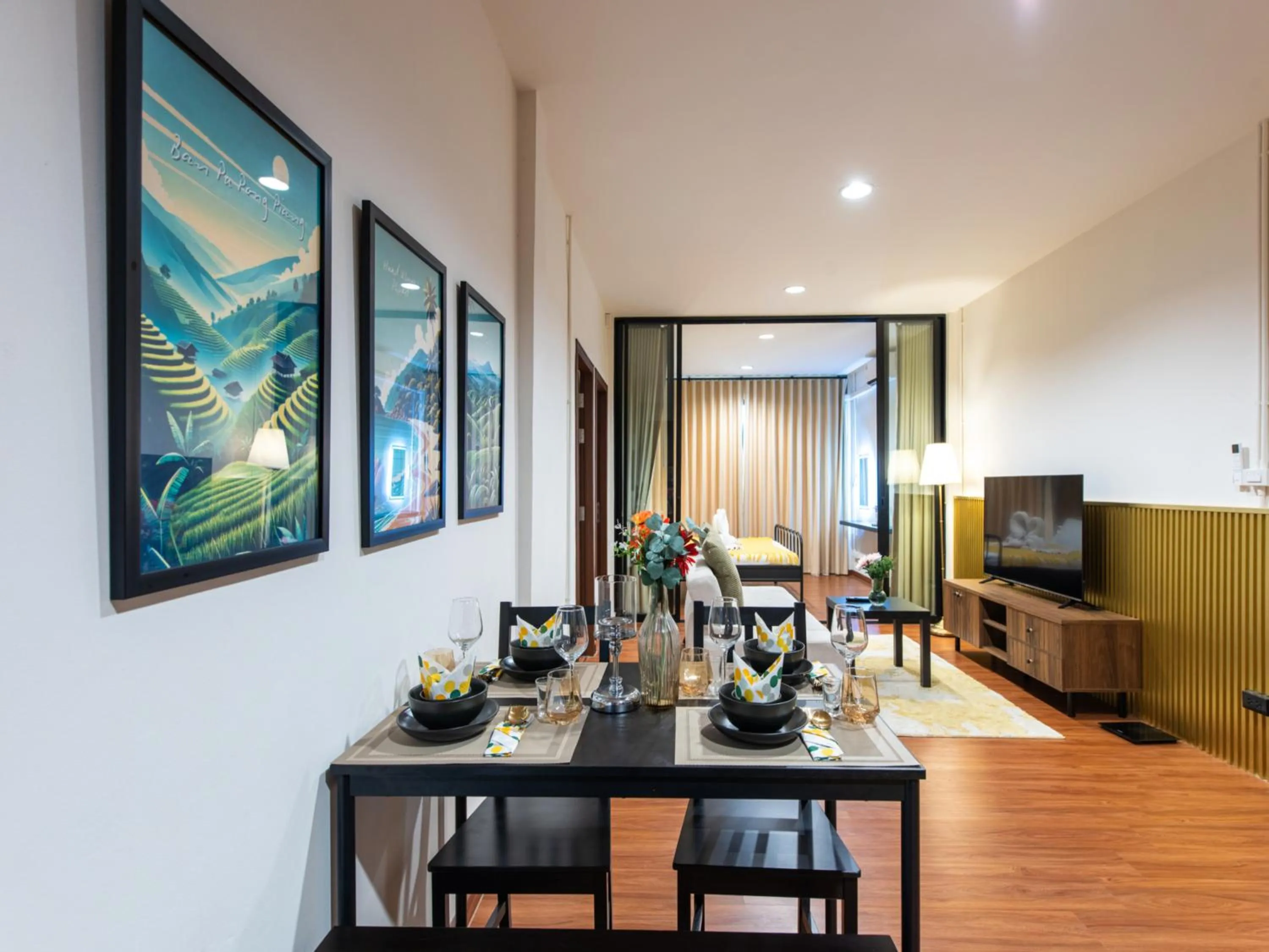 Dining area in The City Yaowarat