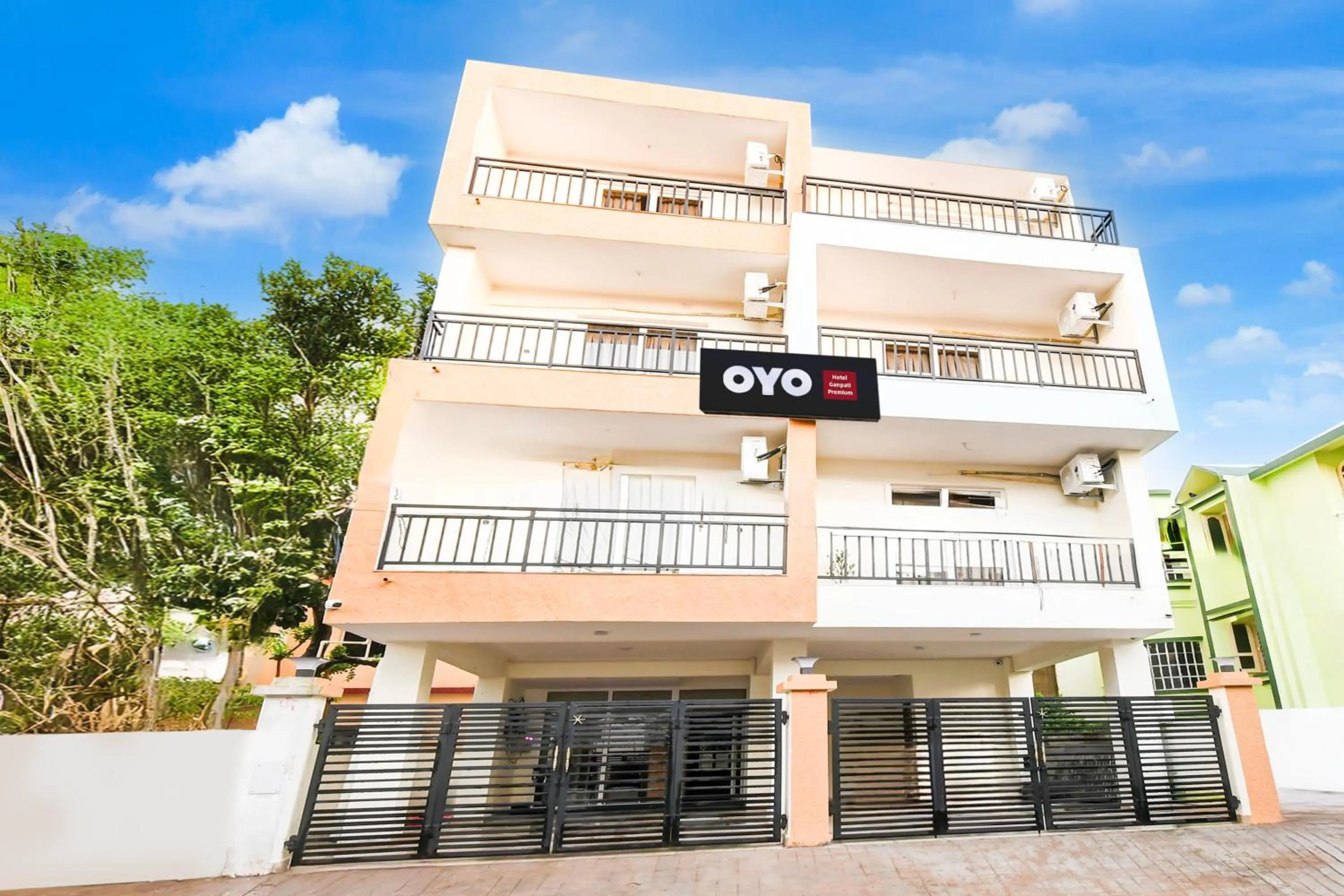 Facade/entrance in Super Hotel O GAJAPATI PREMIUM