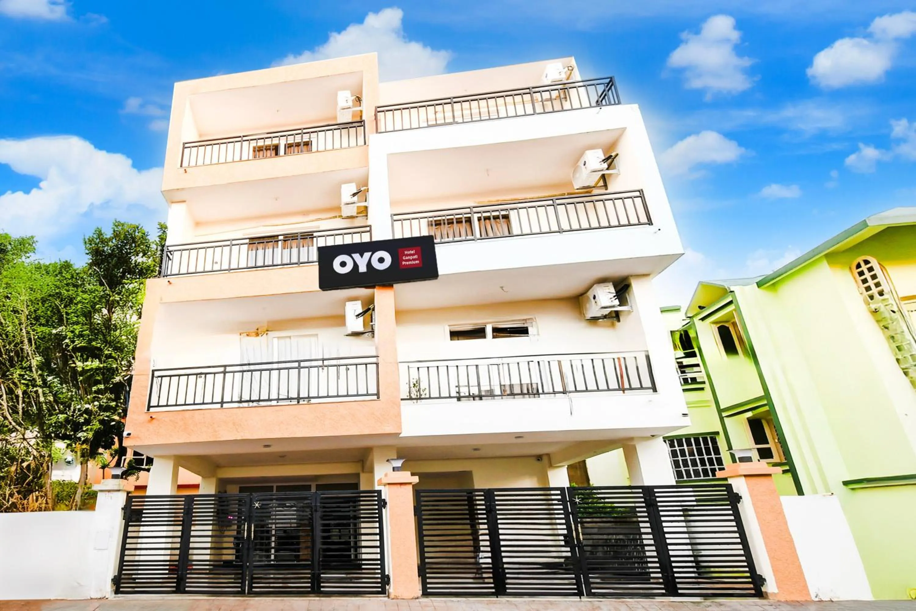 Facade/entrance in Super Hotel O GAJAPATI PREMIUM