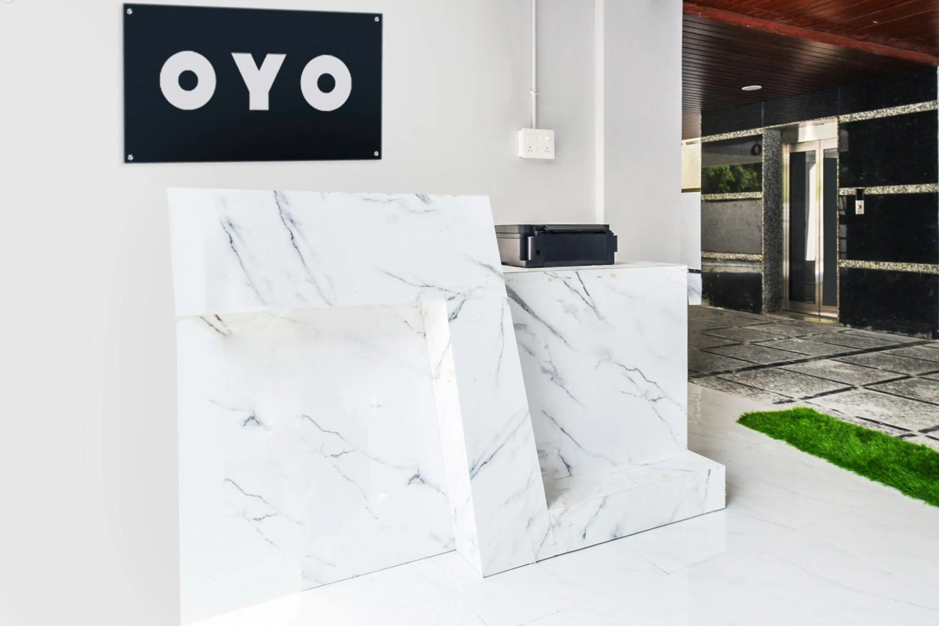 Lobby or reception in Hotel O Tripura Grand (Near Nexus Mall)