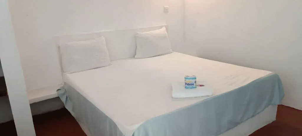 Bed in Travellers Inn Resort Malindi