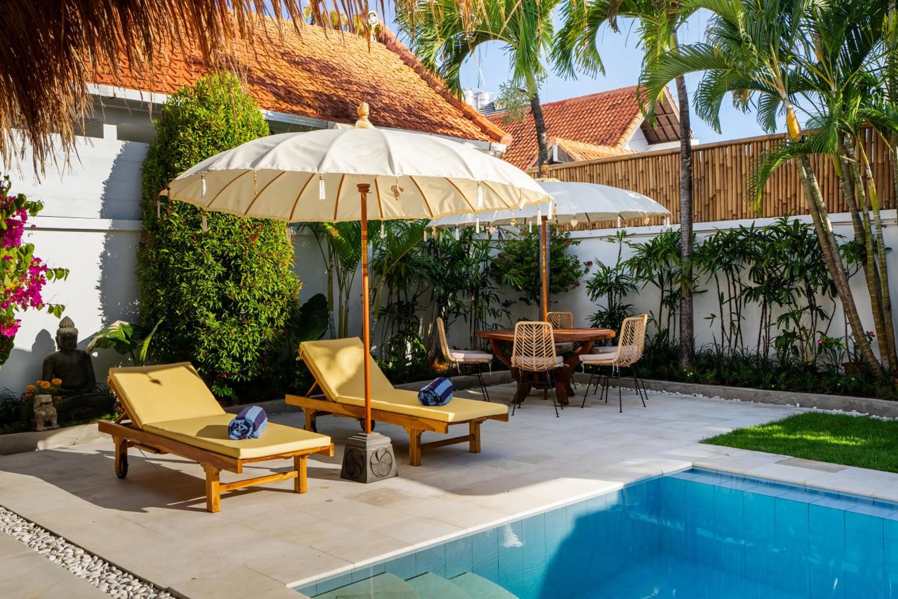 Garden in Villa Bardo by Pertama Management