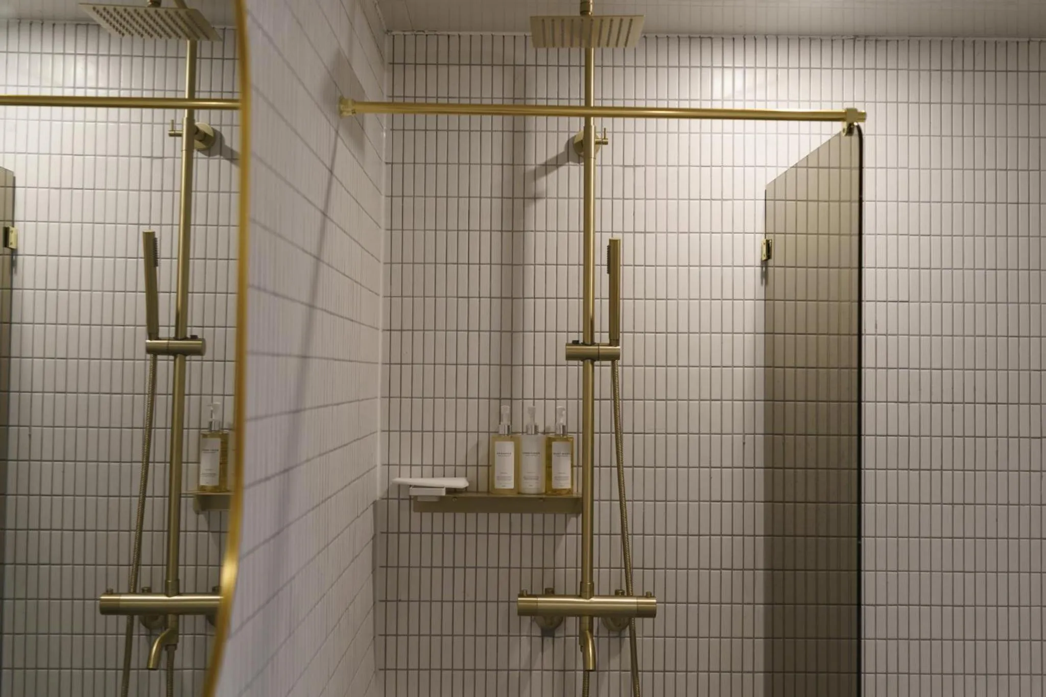 Shower in Busan H Avenue Jeonggwan Branch