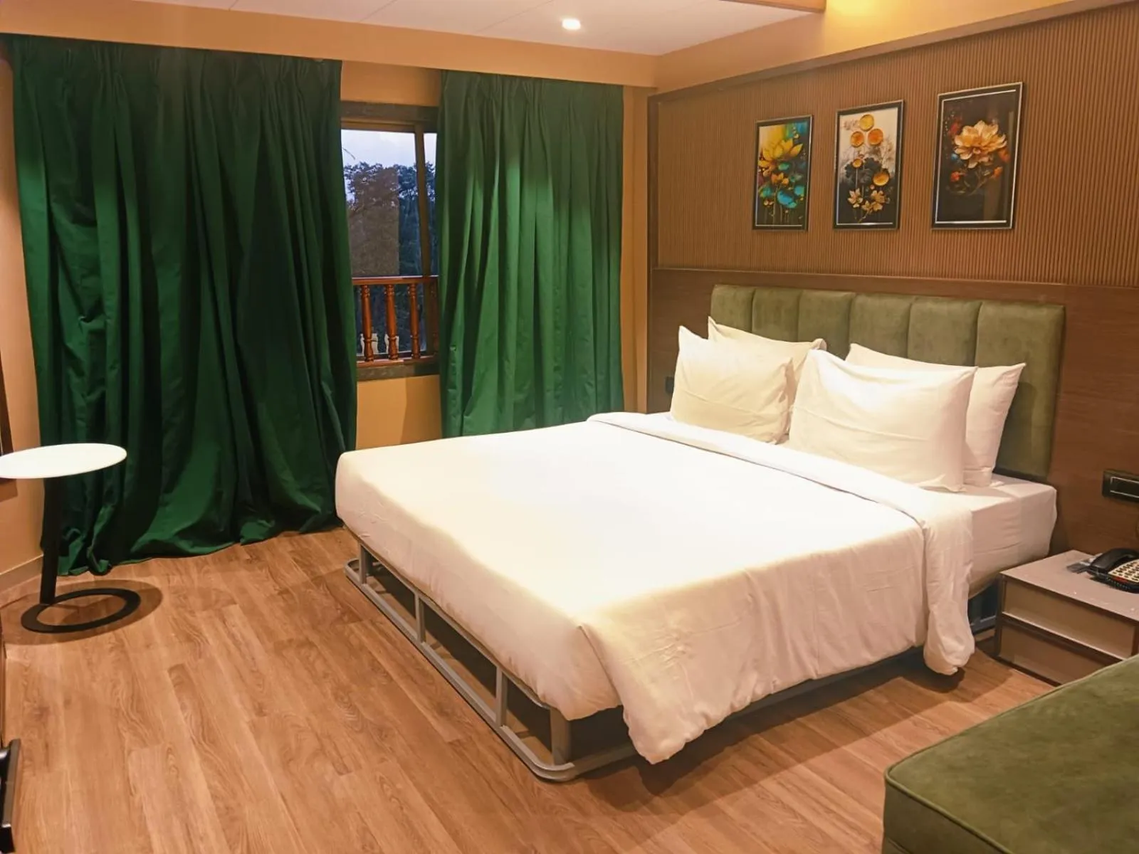 Bed in Orient Beacon Resort, Panchgani