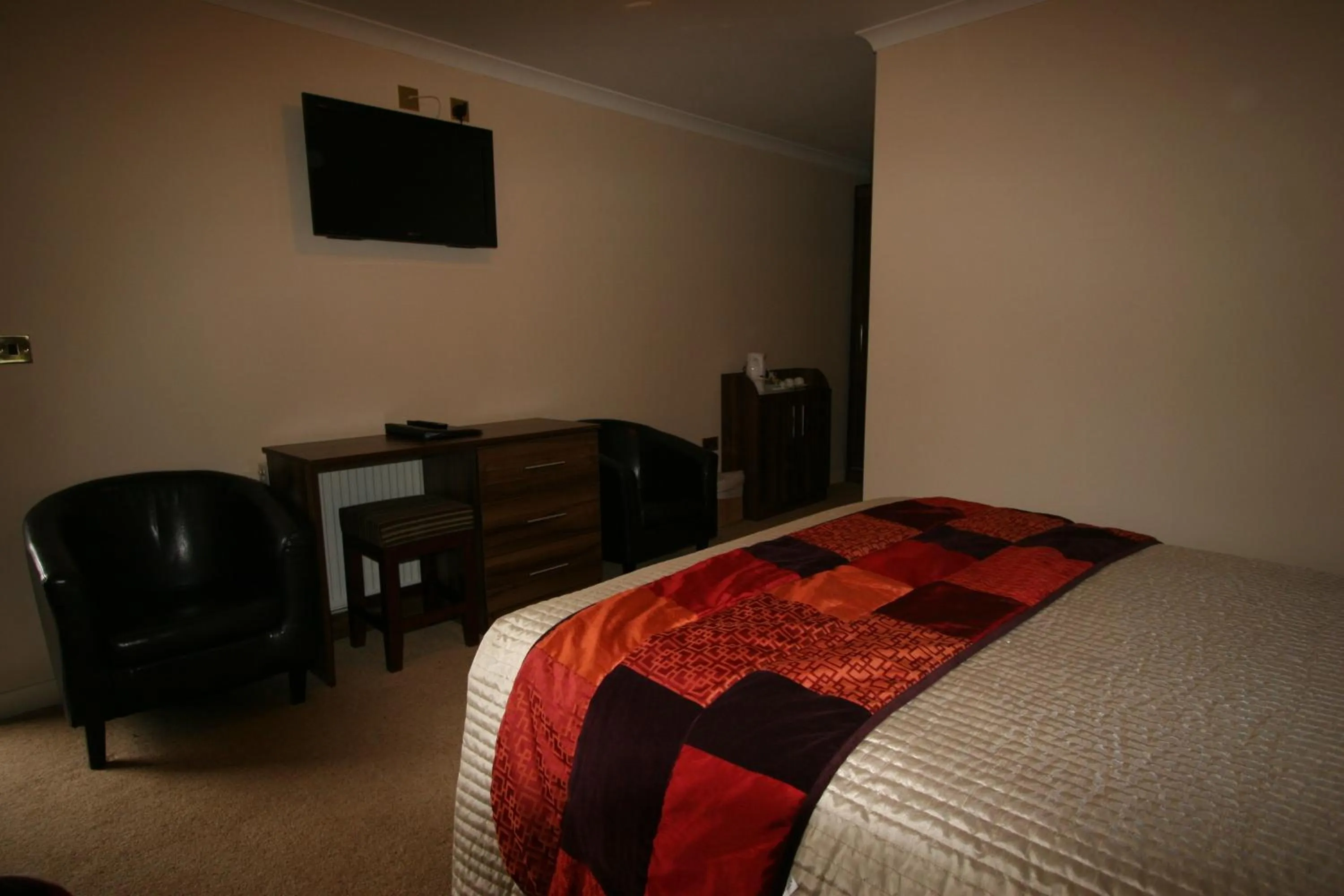 Photo of the whole room, Bed in The Plough Inn