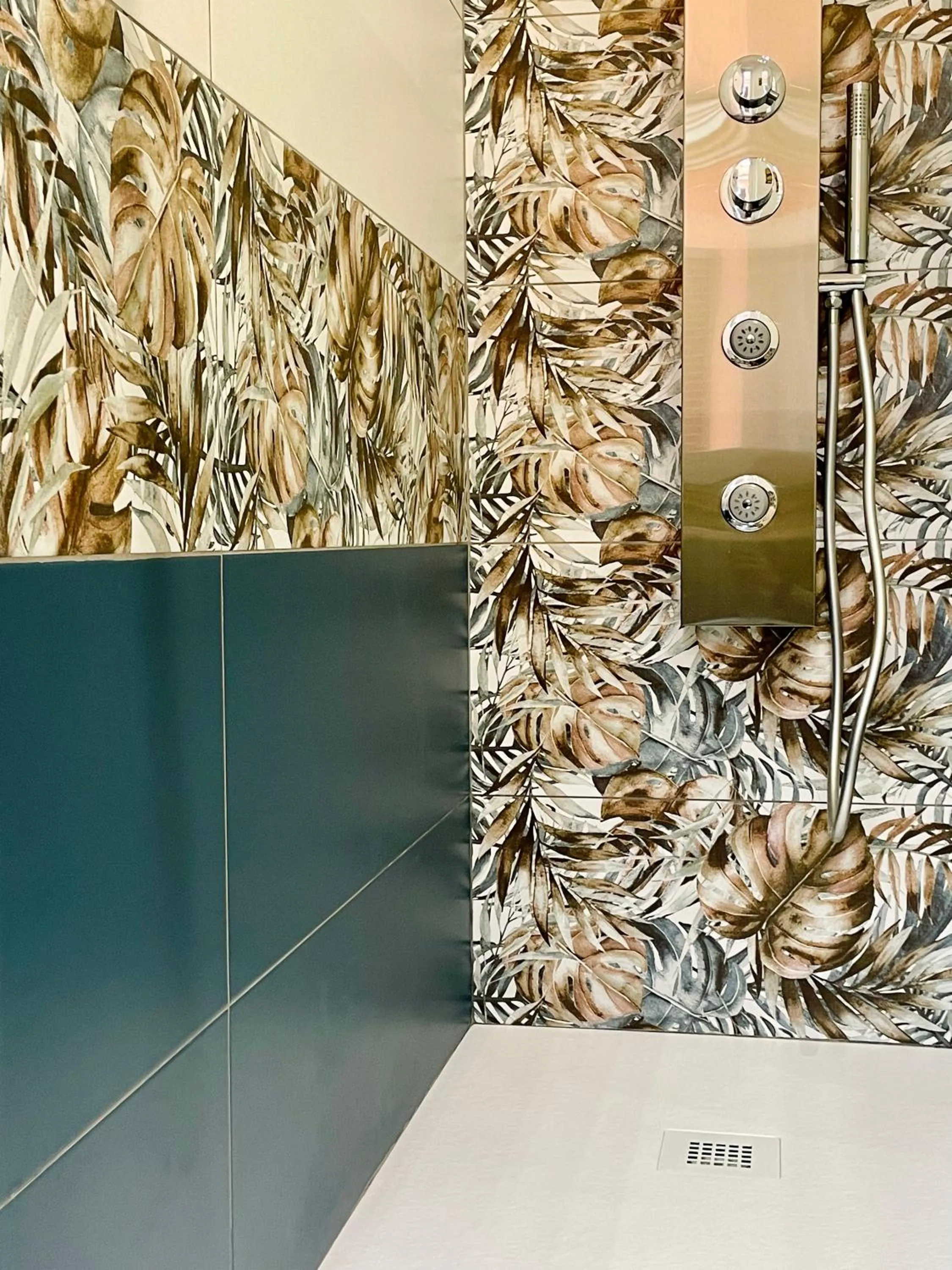 Shower in Martina al Colosseo