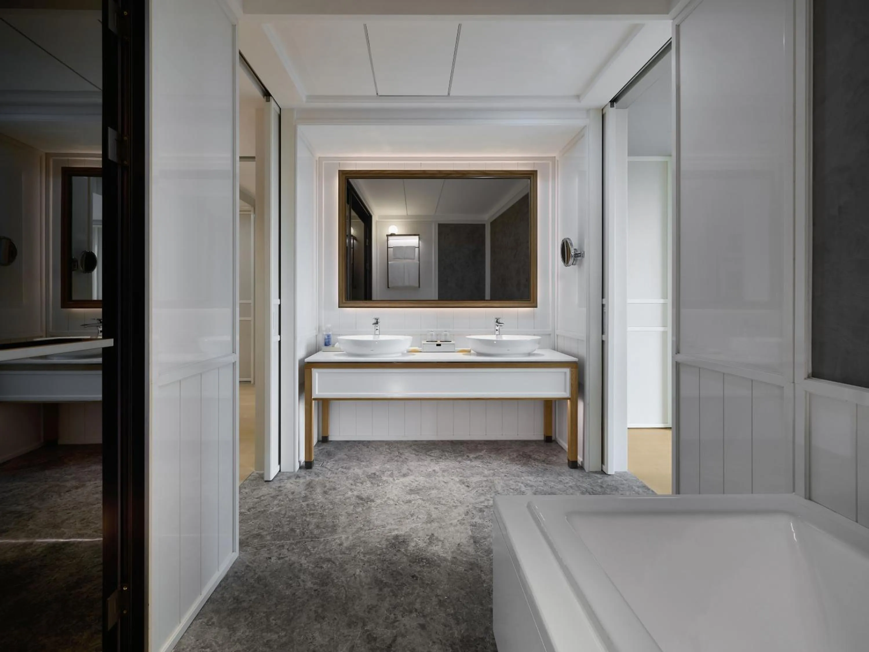 Bathroom, Bed in Hyatt Centric Ocean Front Xiamen