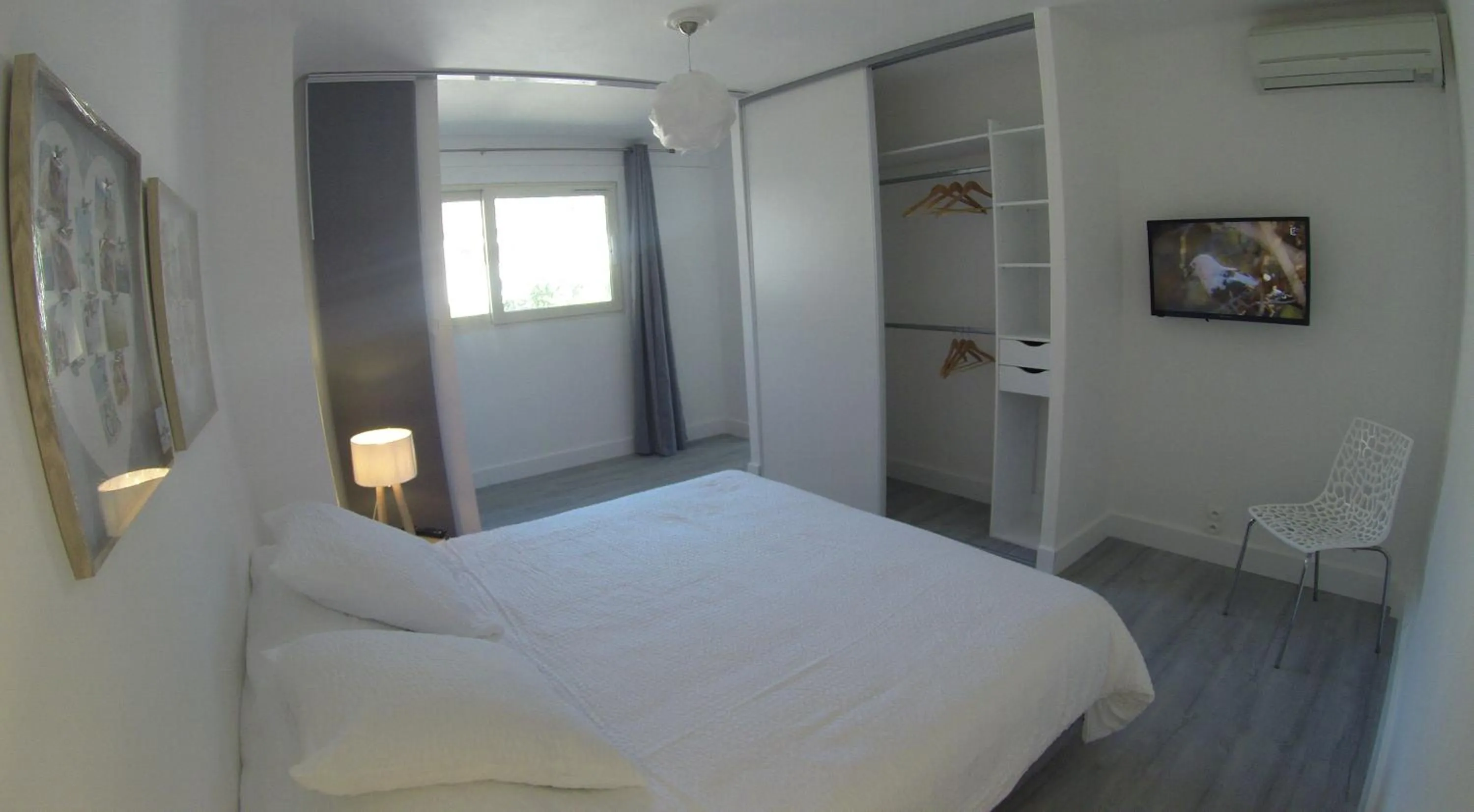 Bed in Maison Carles BnB