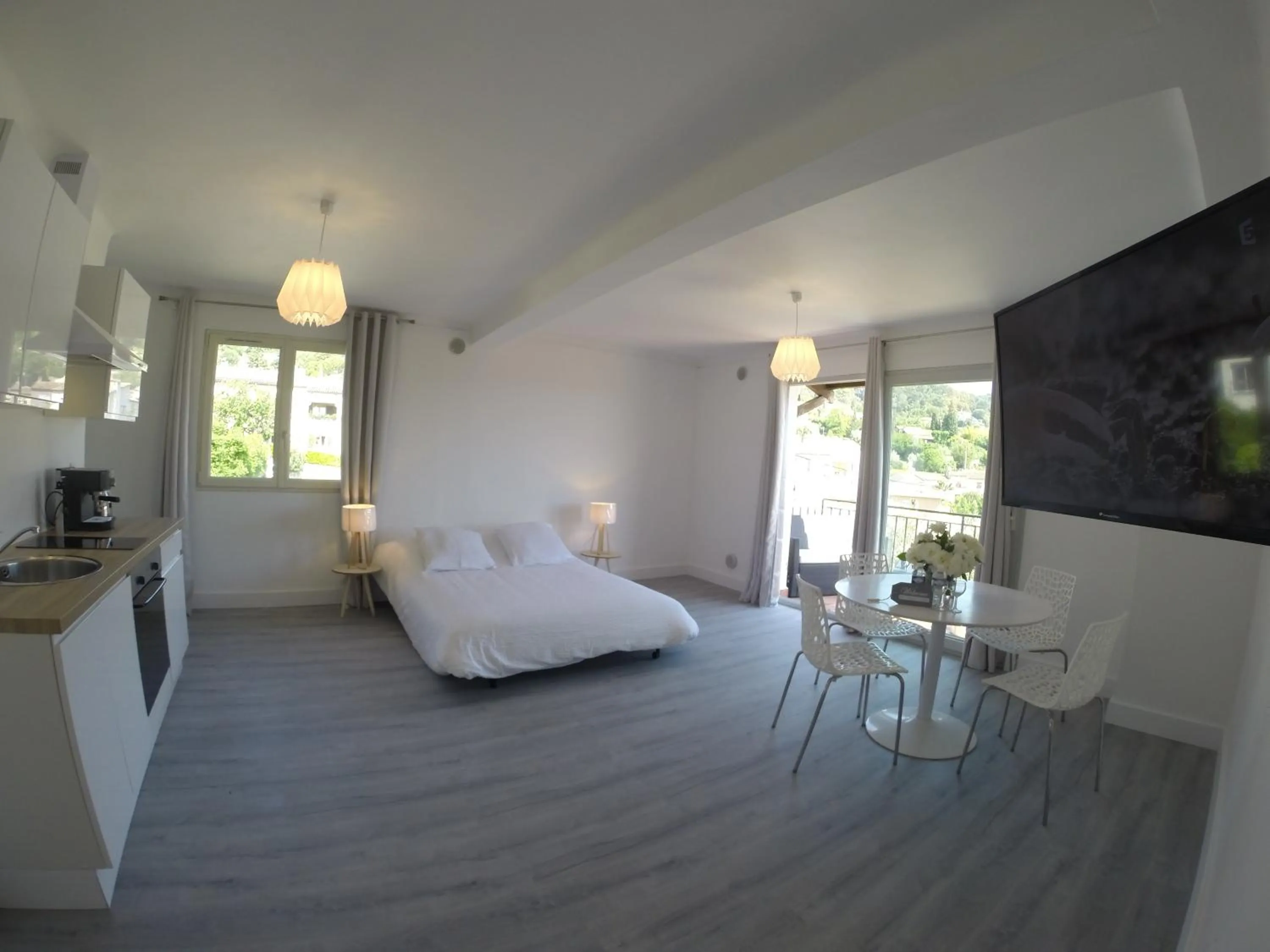 Coffee/tea facilities, Bed in Maison Carles BnB