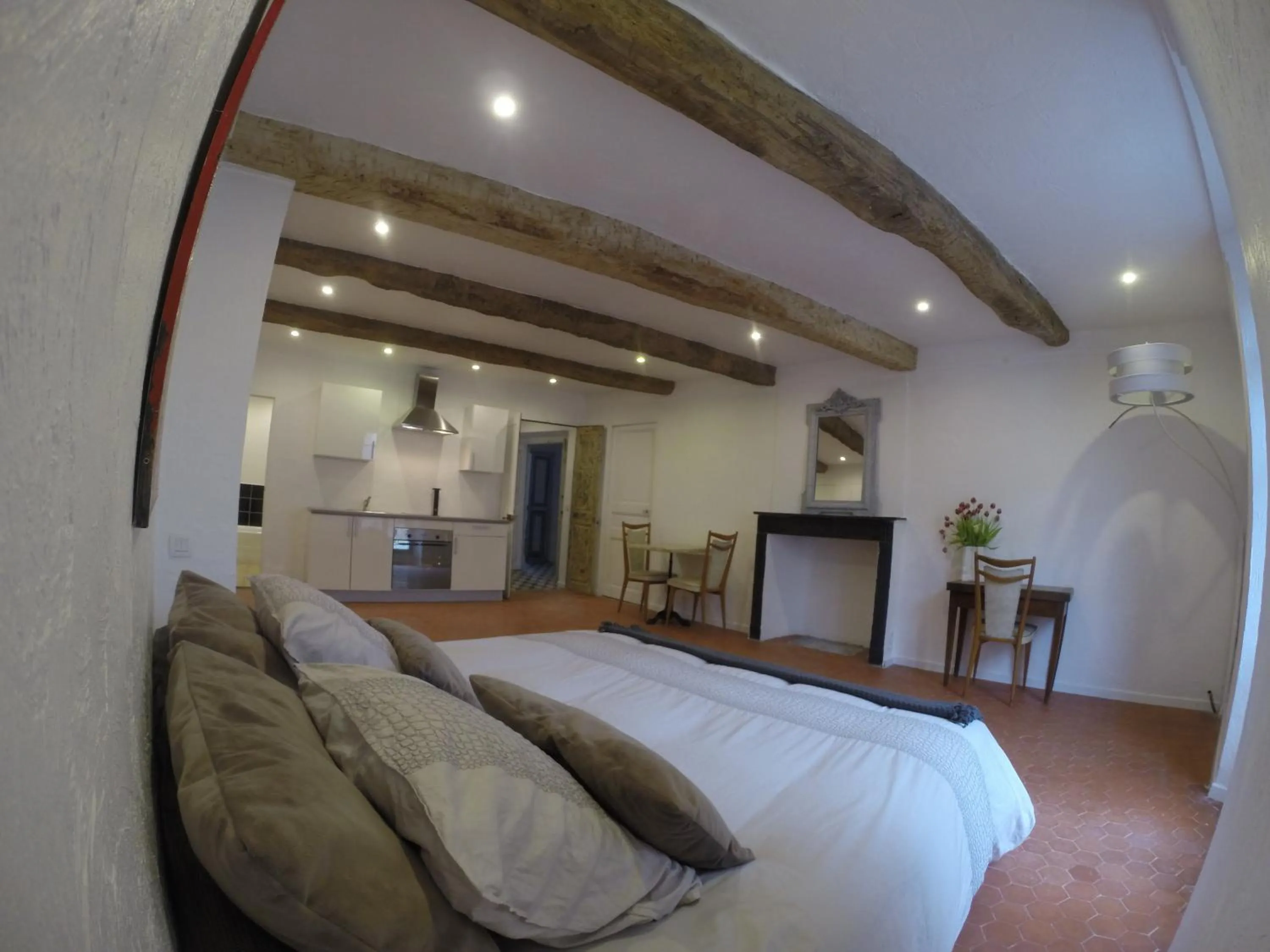 Photo of the whole room, Bed in Maison Carles BnB