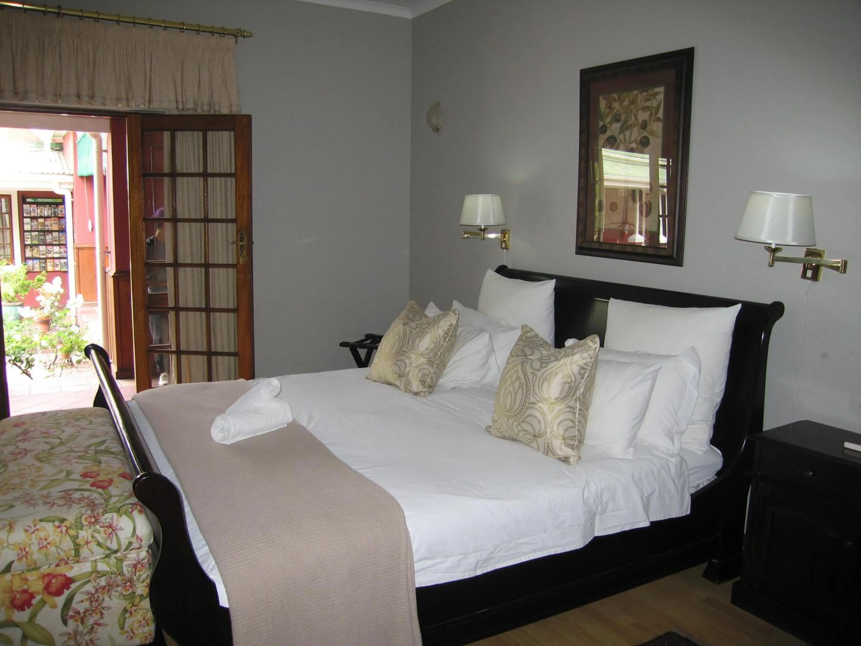 Bedroom, Bed in Beaufort Manor Country Lodge