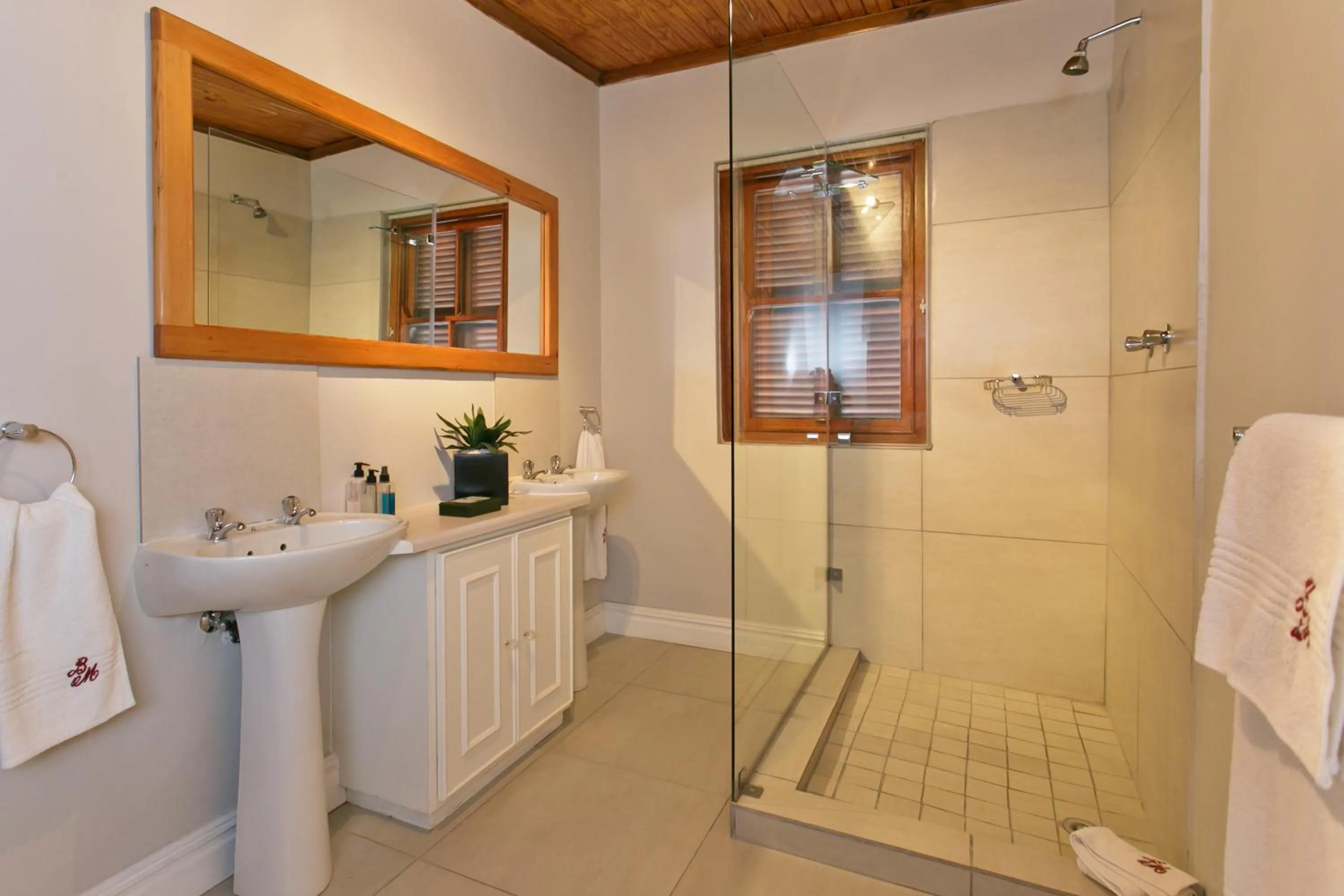Bathroom in Beaufort Manor Country Lodge