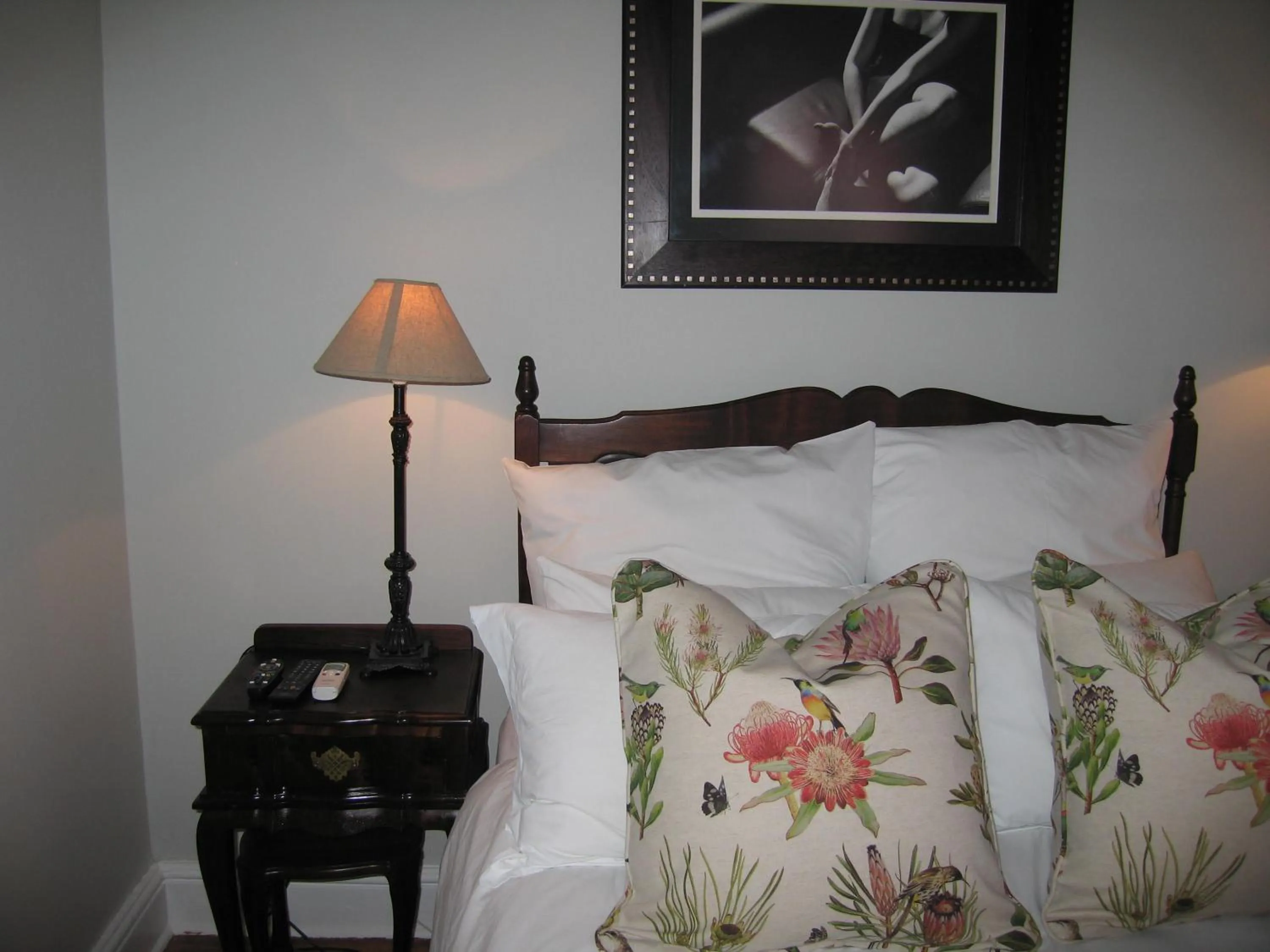 Decorative detail, Bed in Beaufort Manor Country Lodge