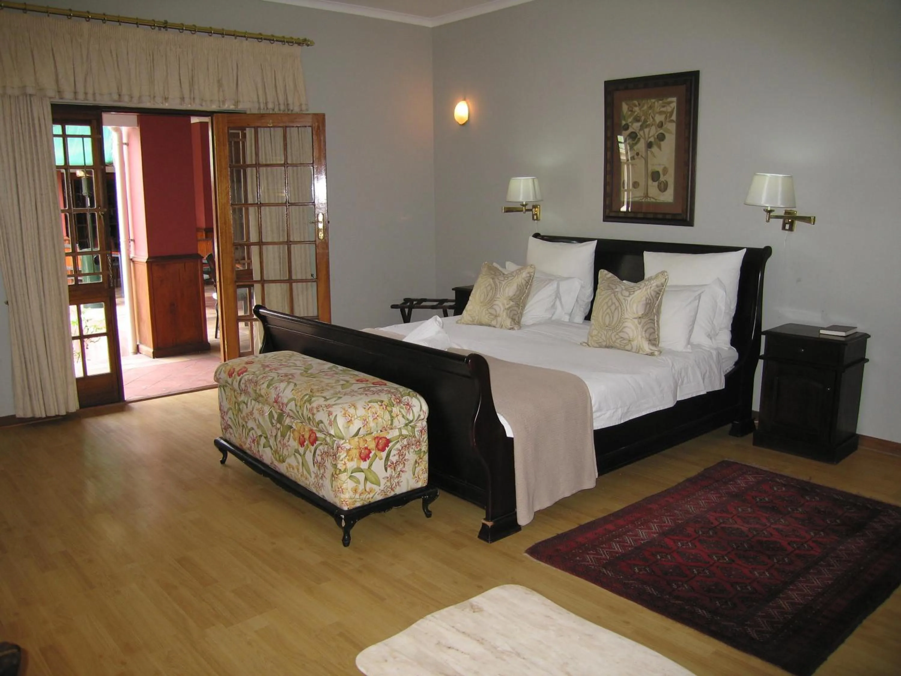 Photo of the whole room, Bed in Beaufort Manor Country Lodge