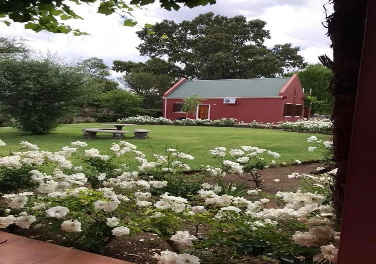 Garden in Beaufort Manor Country Lodge