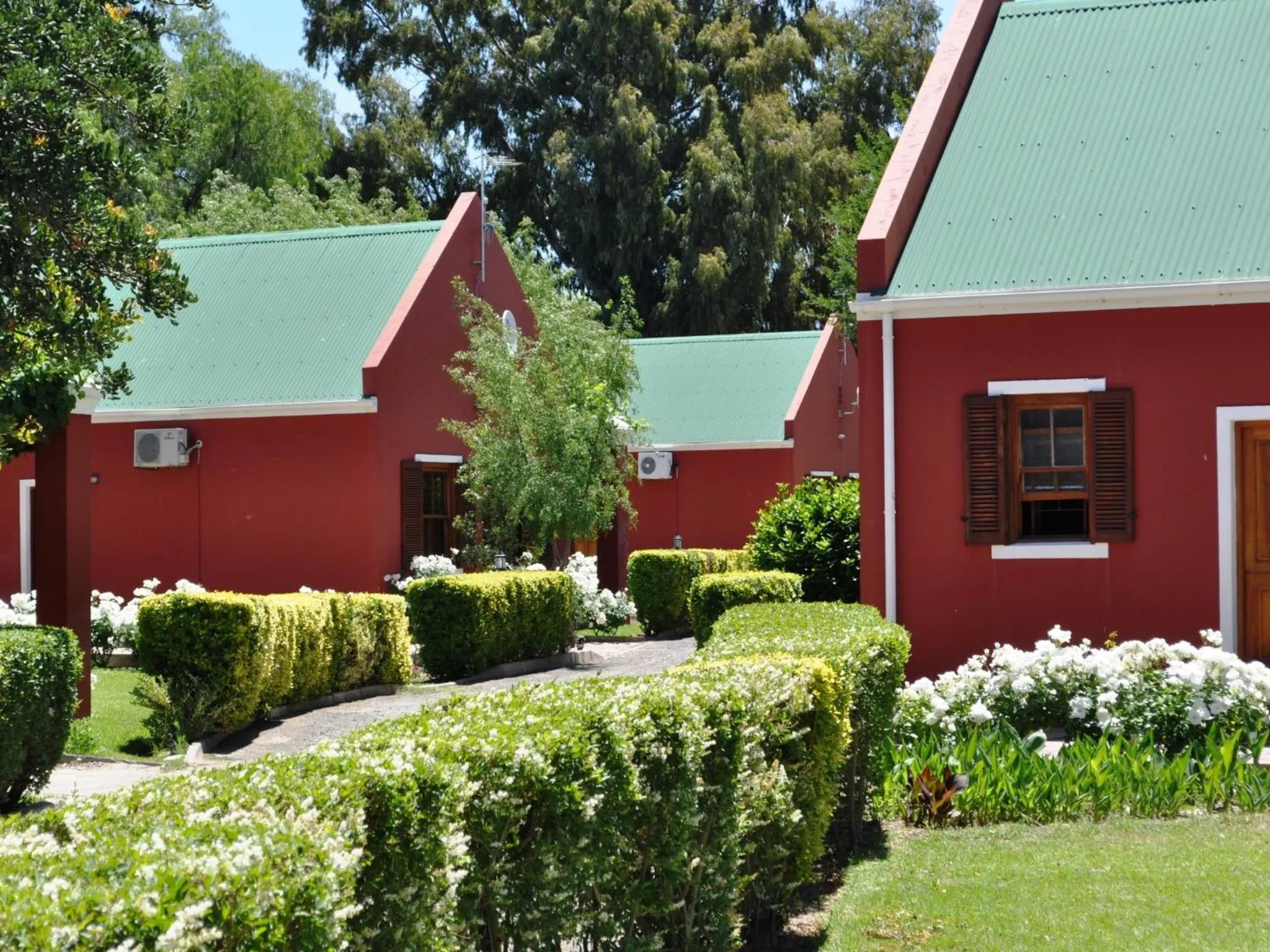 Facade/entrance in Beaufort Manor Country Lodge