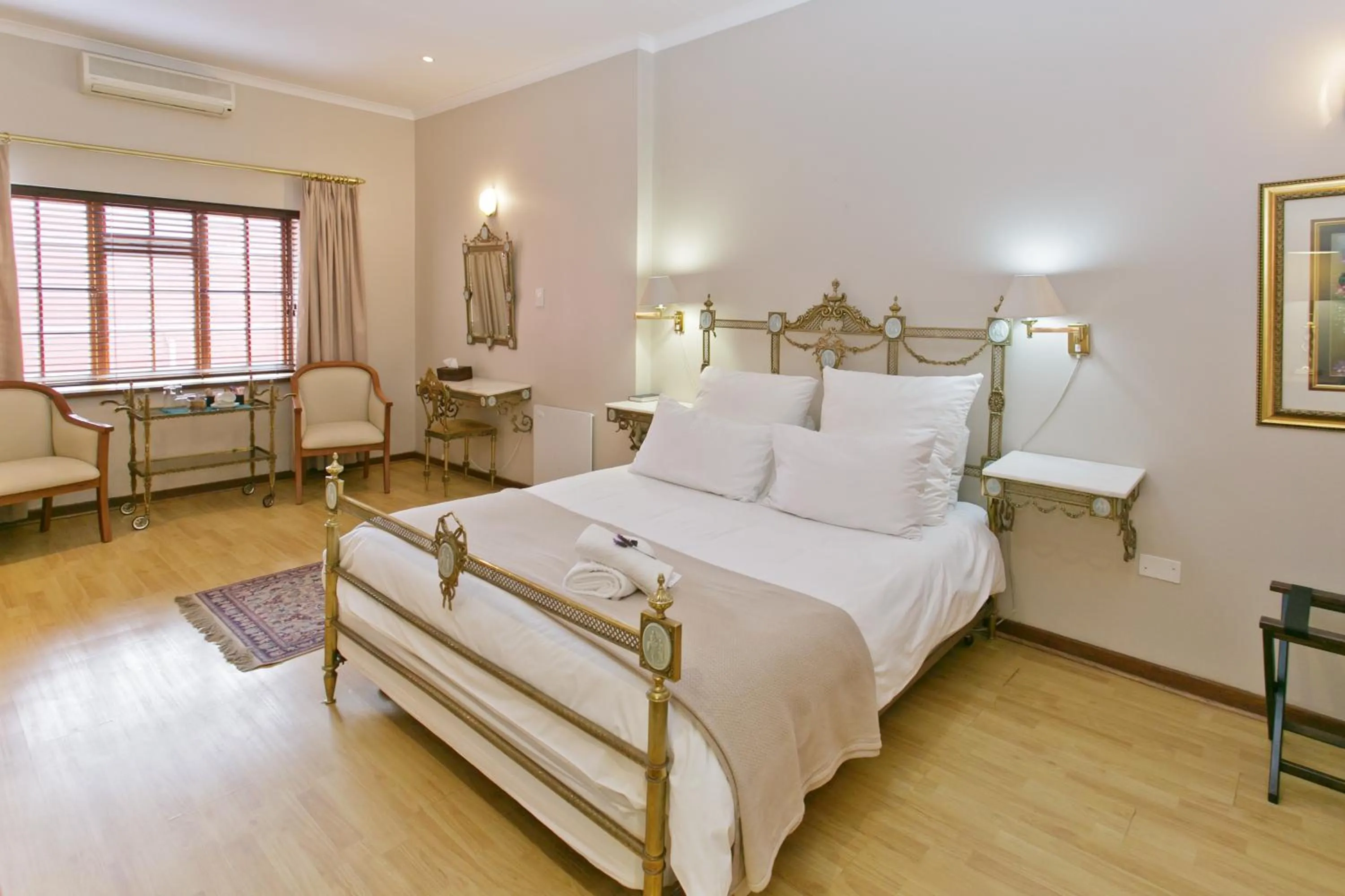 Bedroom, Bed in Beaufort Manor Country Lodge