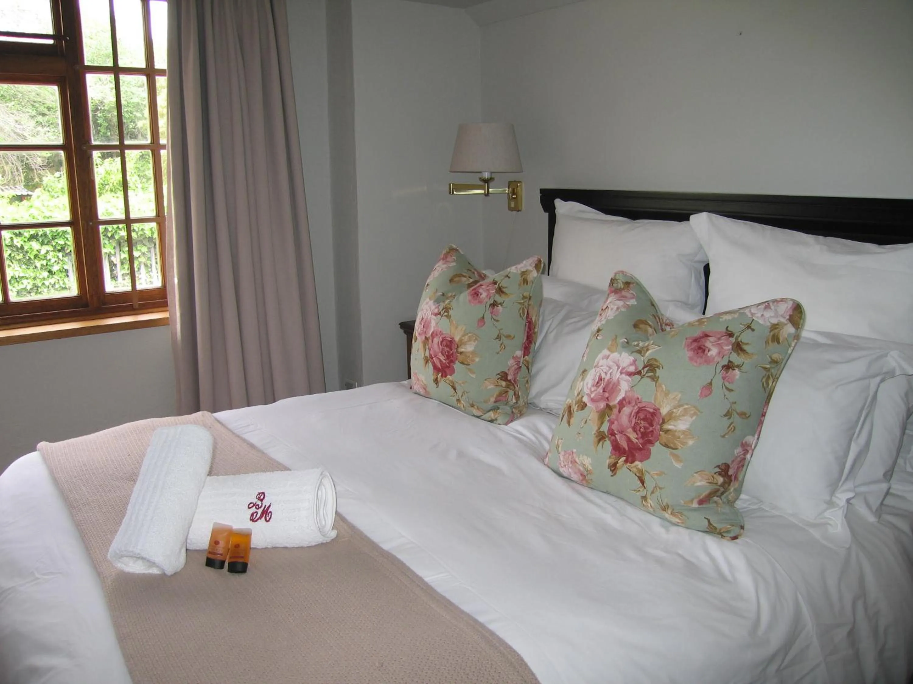 Bedroom, Bed in Beaufort Manor Country Lodge