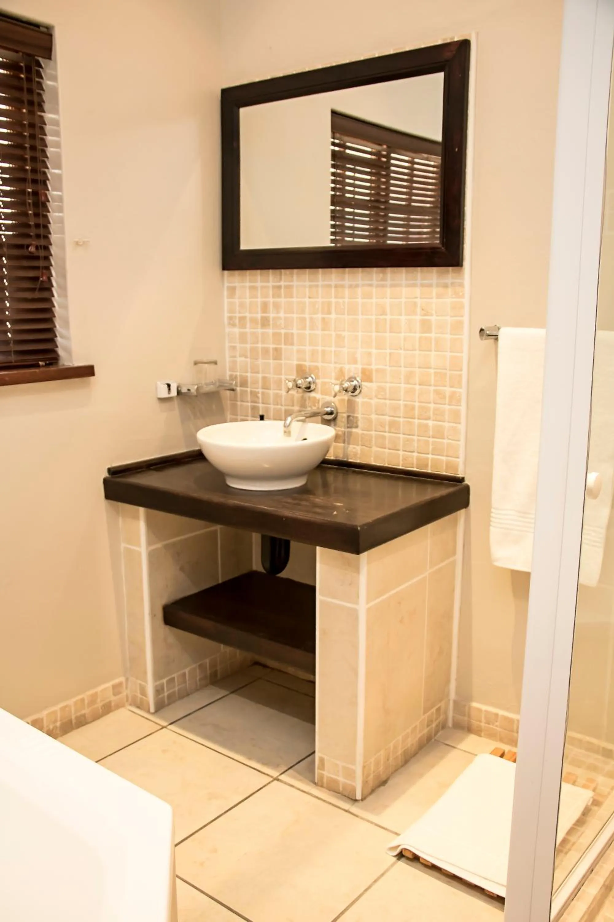 Bathroom in Beaufort Manor Country Lodge