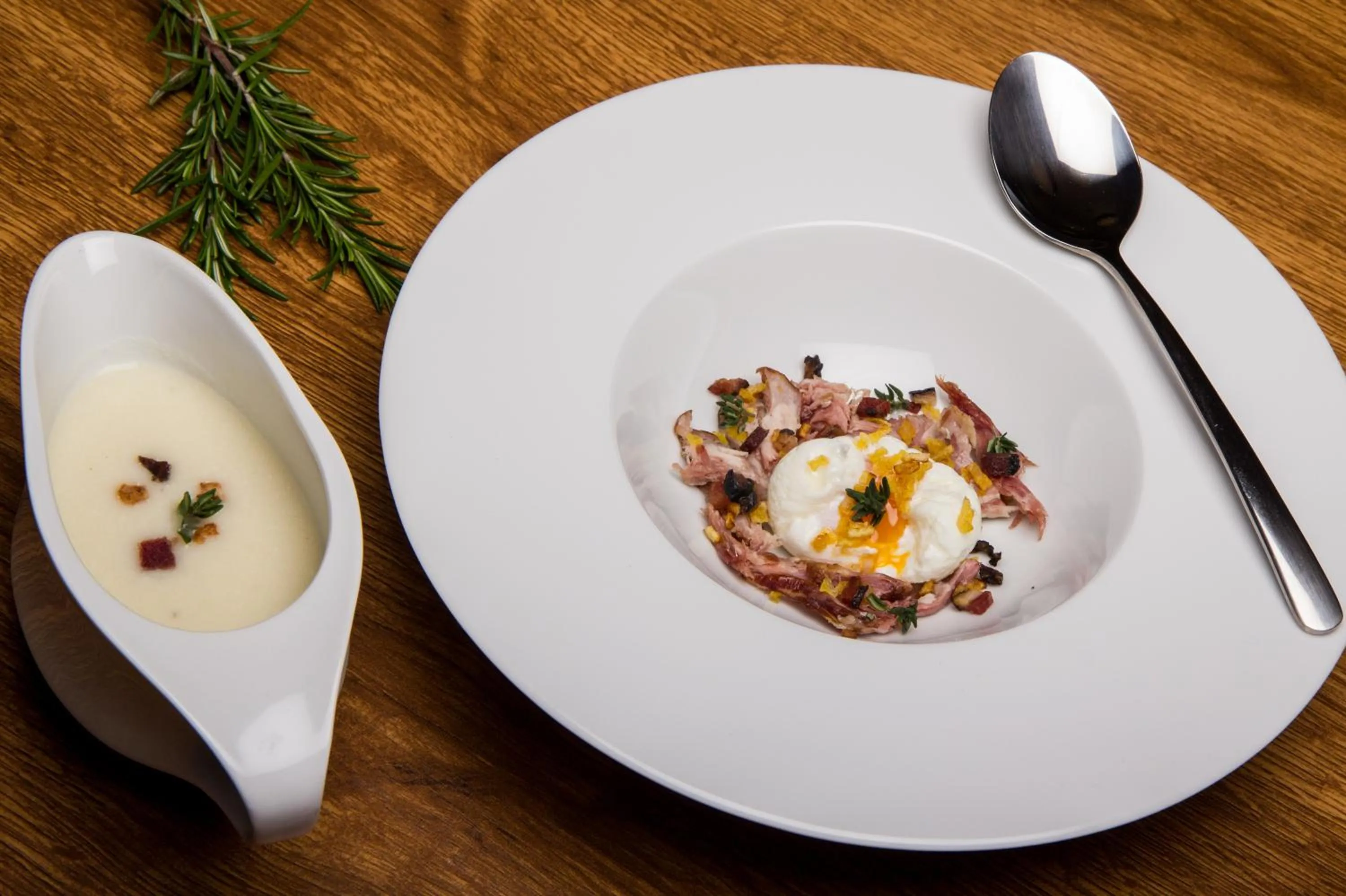 Lunch in Hotel Freud