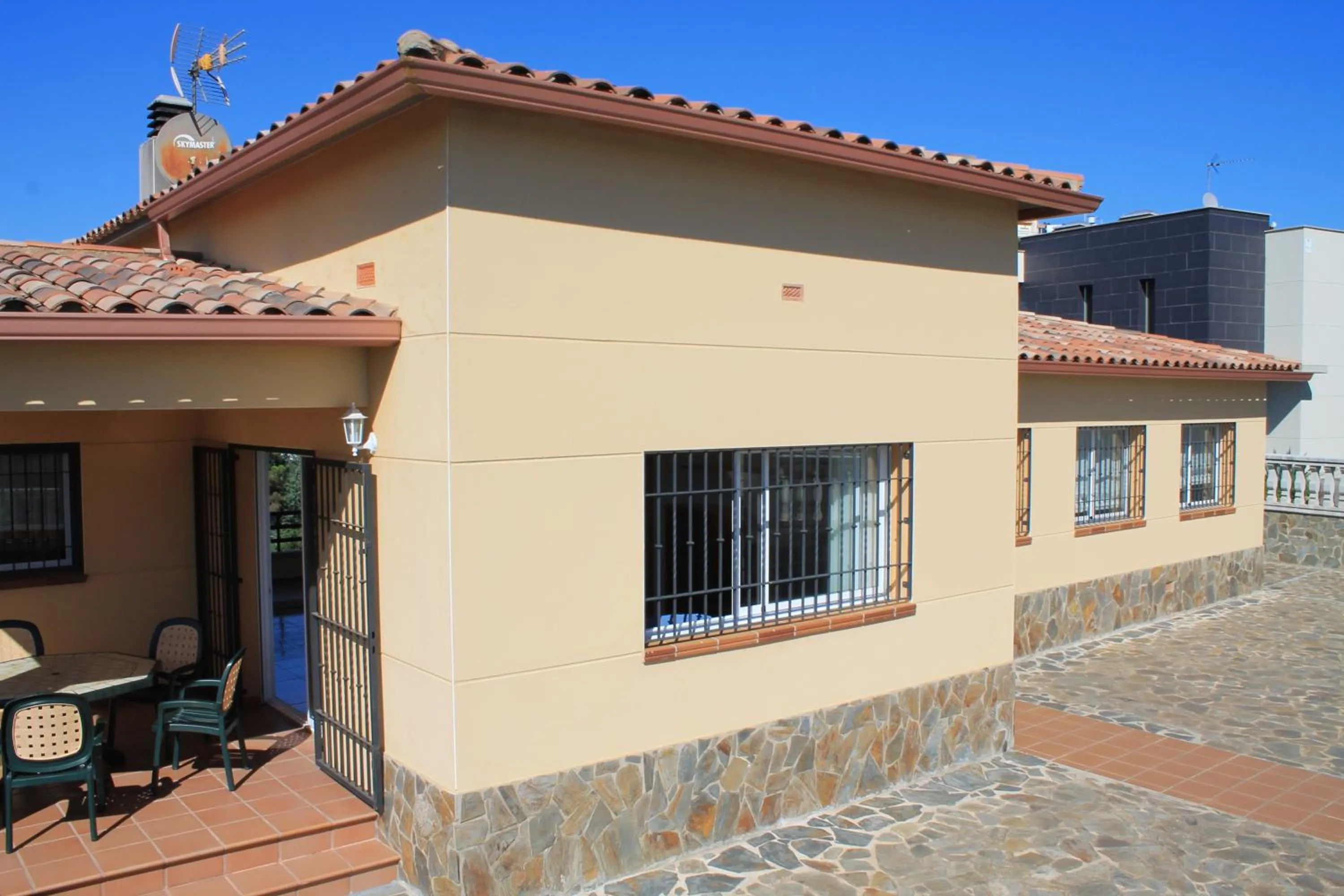 Property building in Villa Galicia