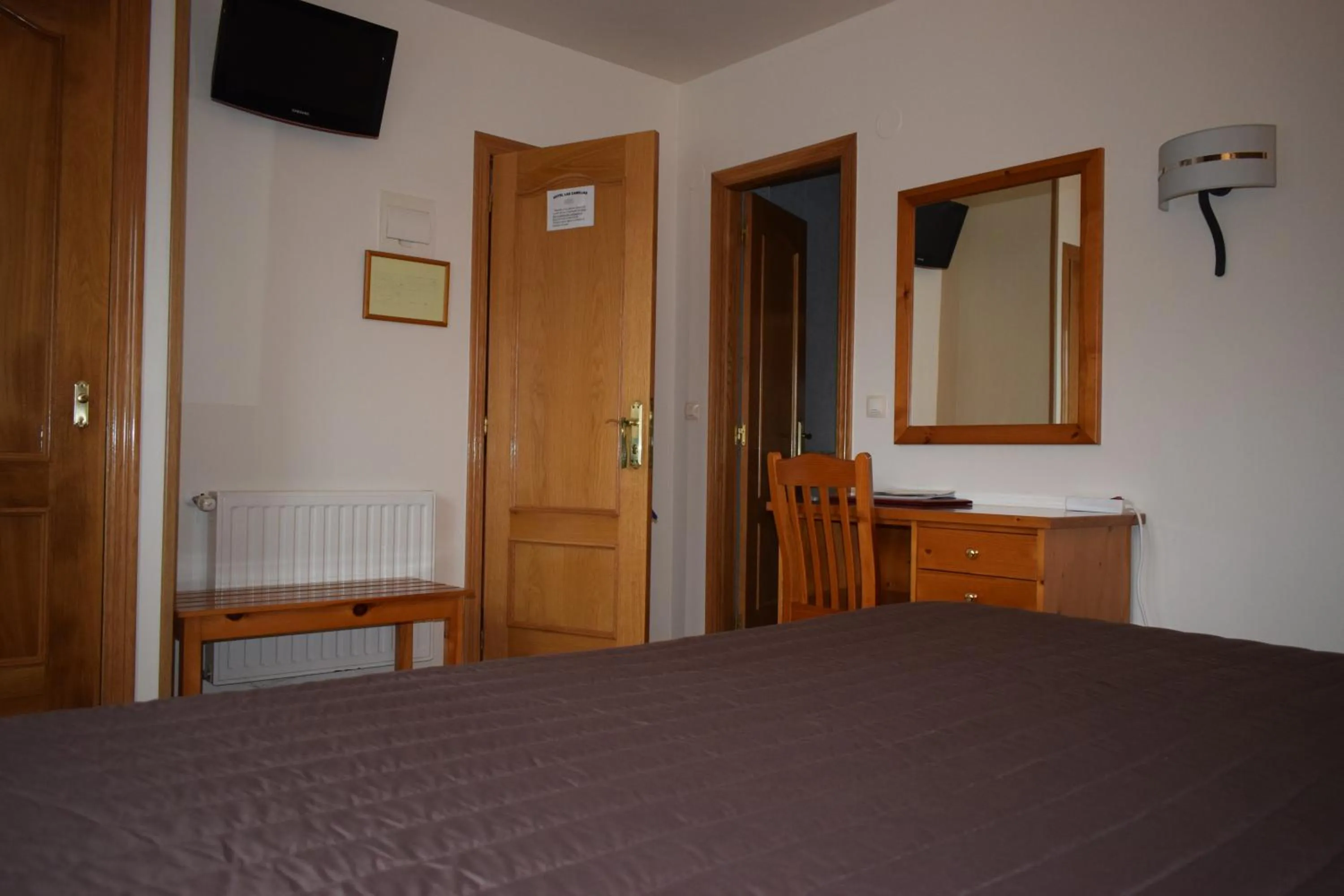 Bed in Hotel Restaurante Las Camelias