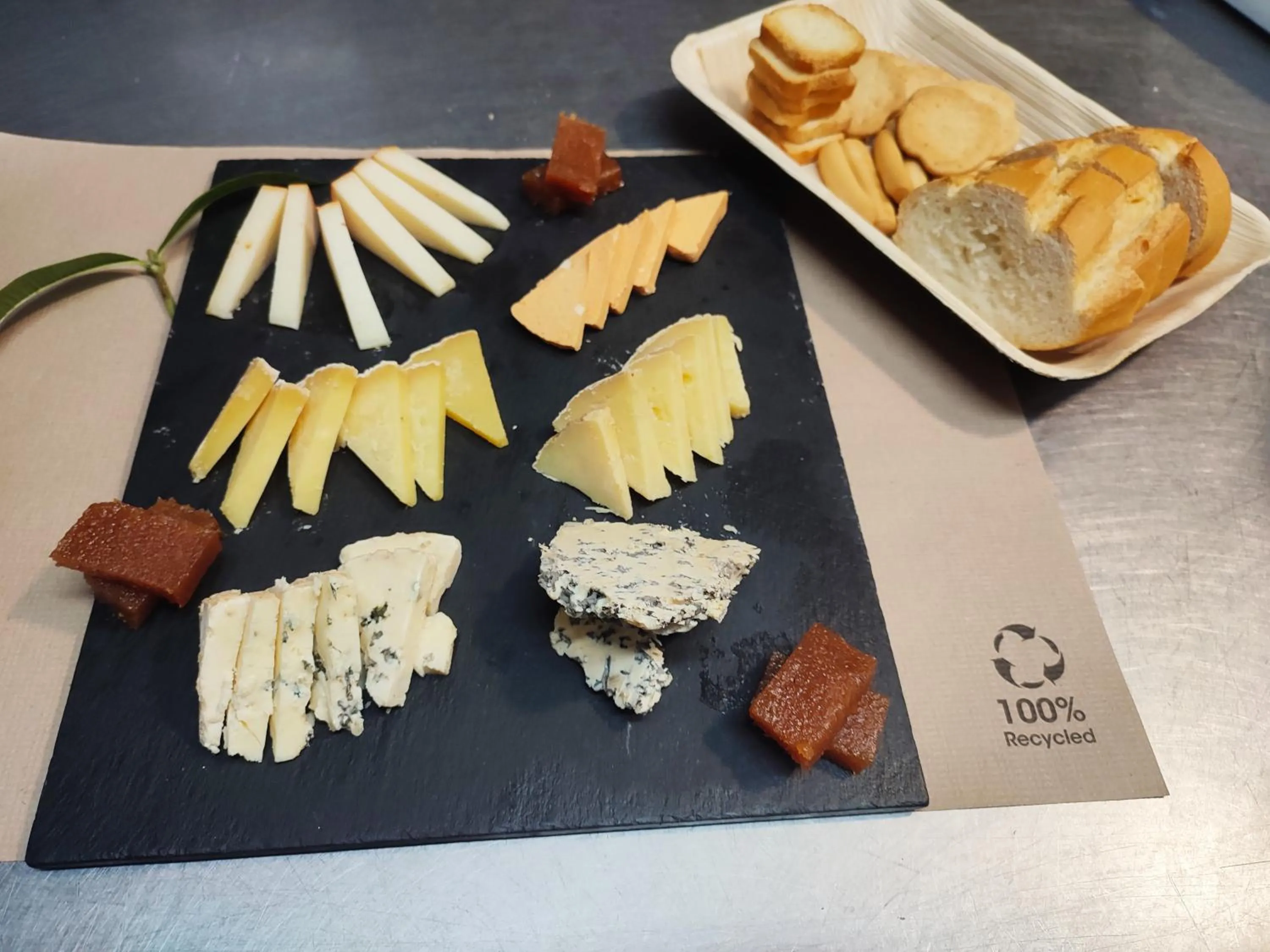 Restaurant/places to eat in Hotel Restaurante Las Camelias