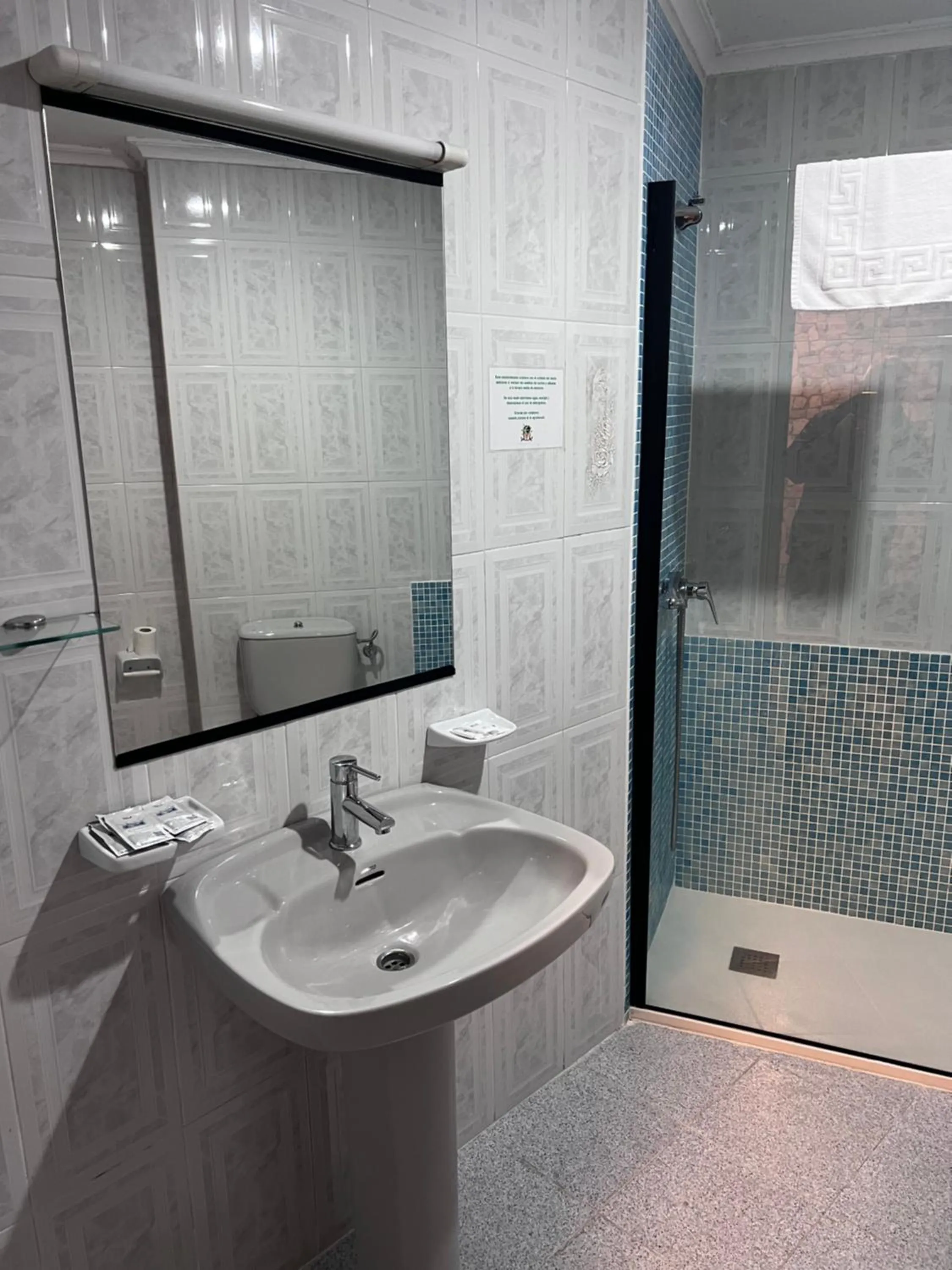 Bathroom in Hotel Celta Galaico