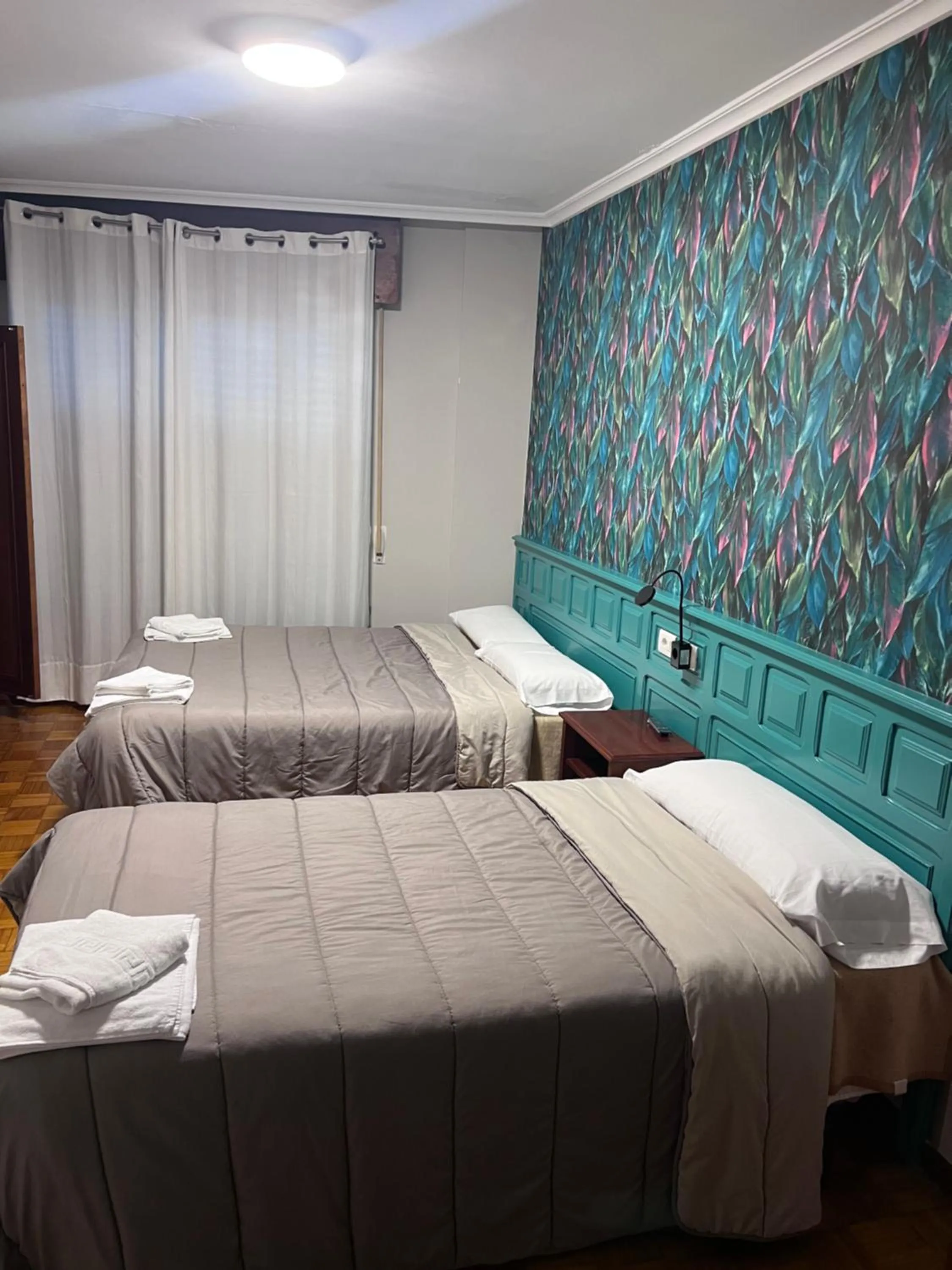 Bedroom, Bed in Hotel Celta Galaico