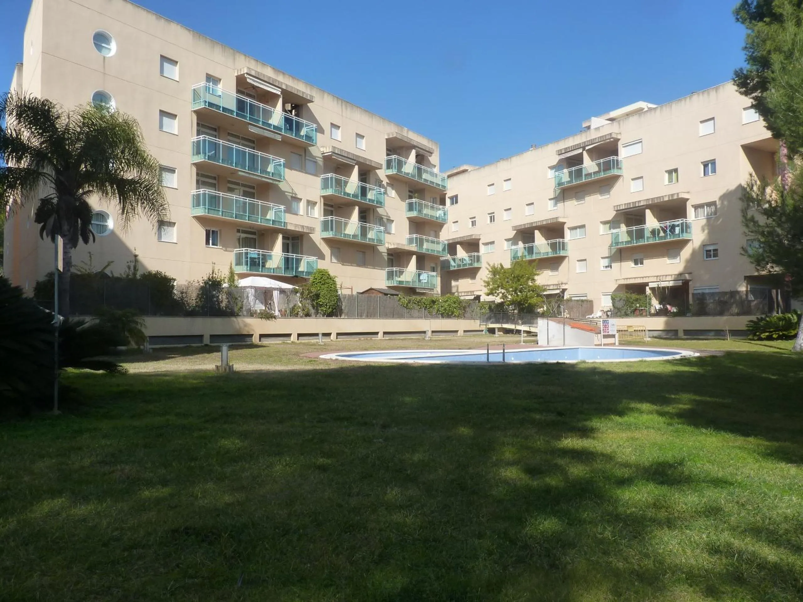 Facade/entrance in JOYAPARTMENTS Golden Pineda