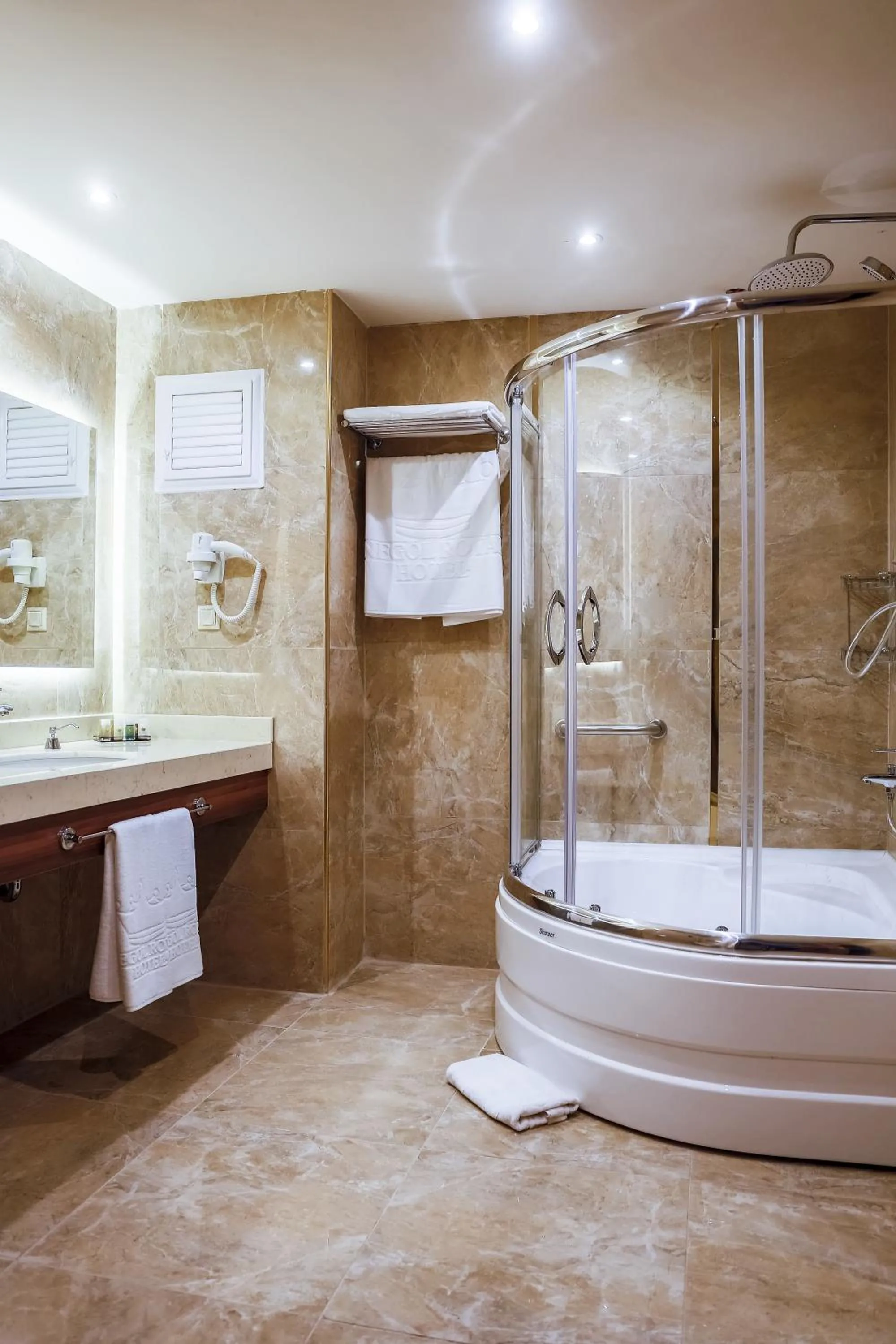 Decorative detail in Royal Hotel Inegol