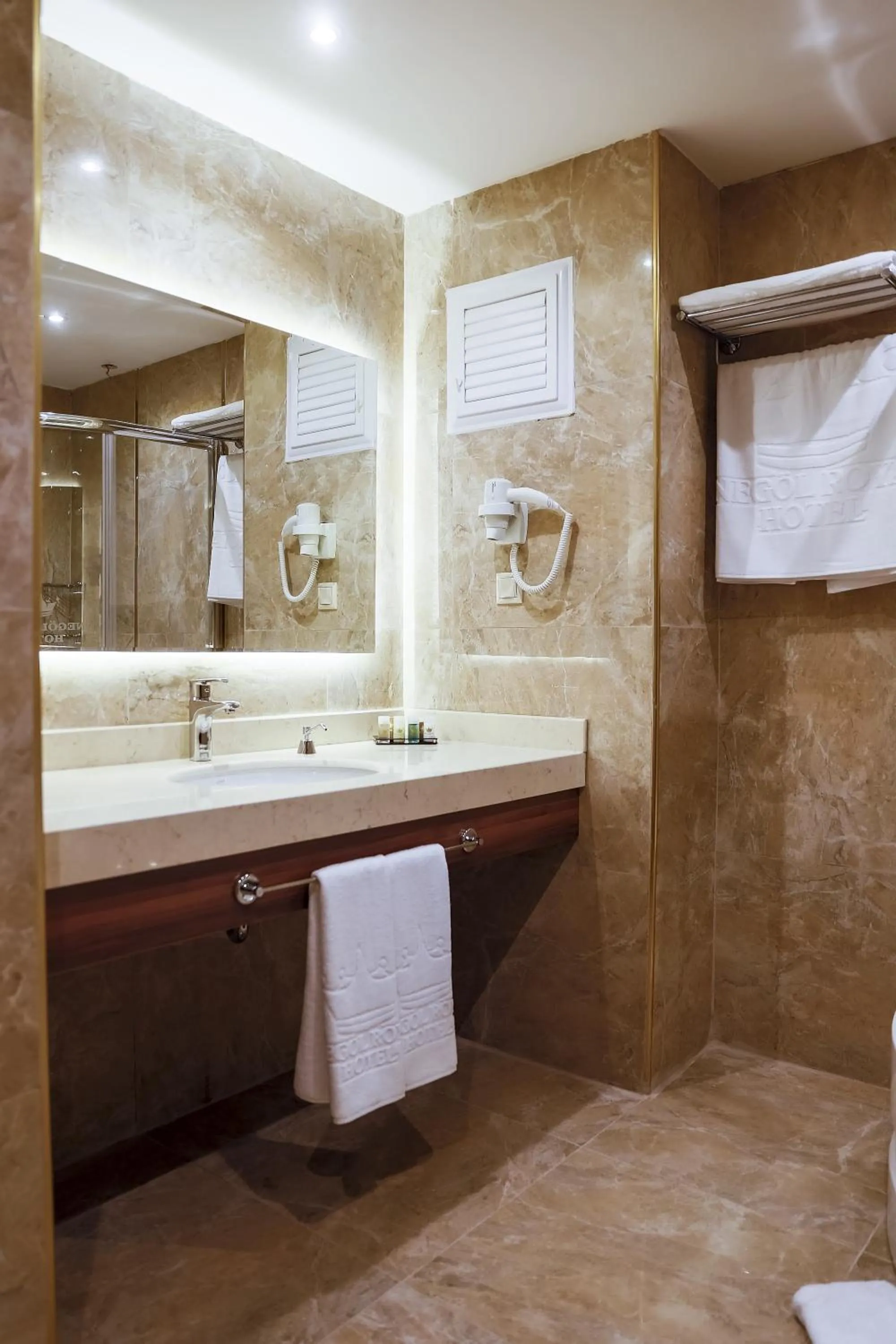 Bathroom in Royal Hotel Inegol