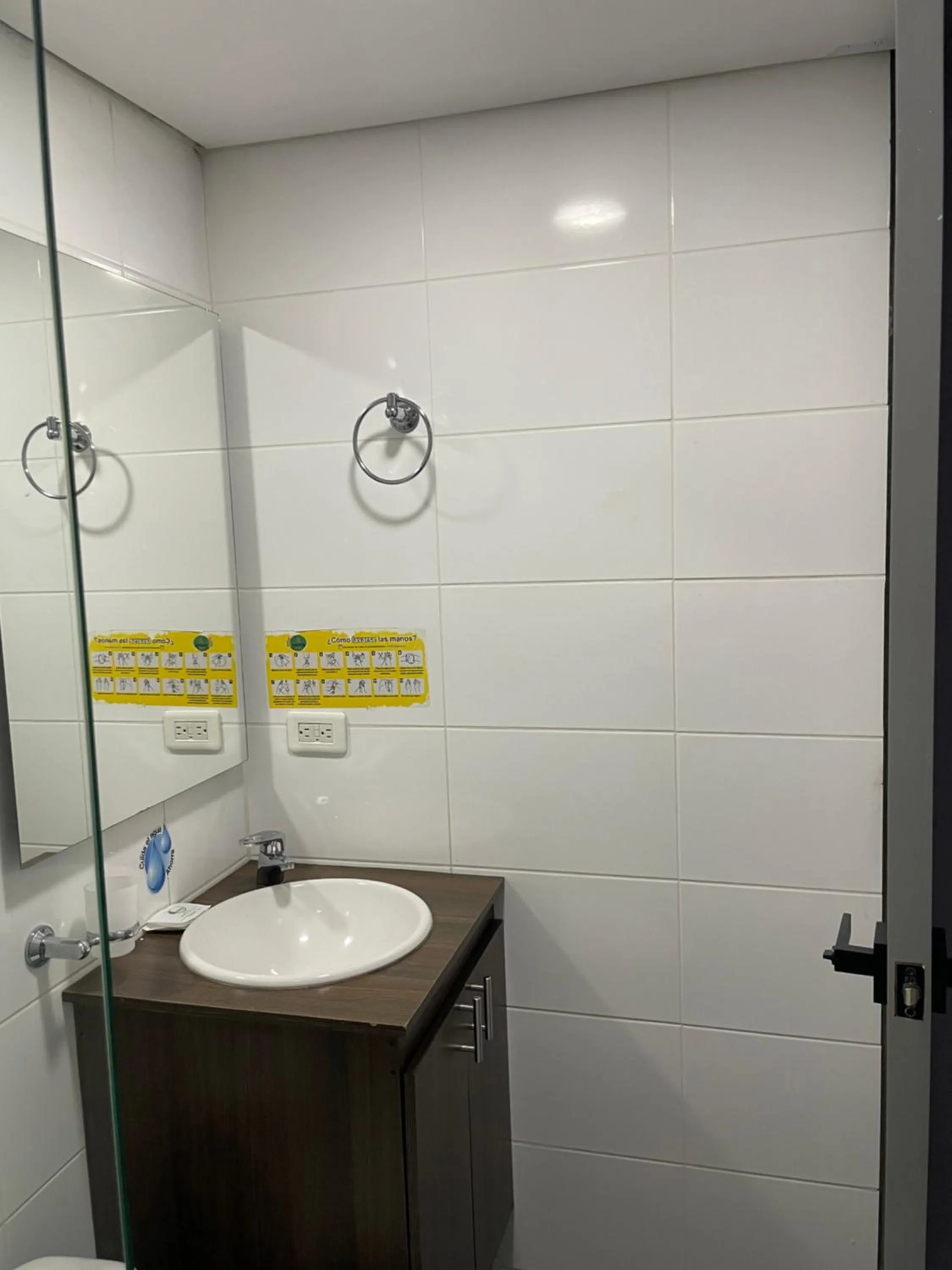 Bathroom in Ivanna Jumar ApartaHotel - Laureles Estadio