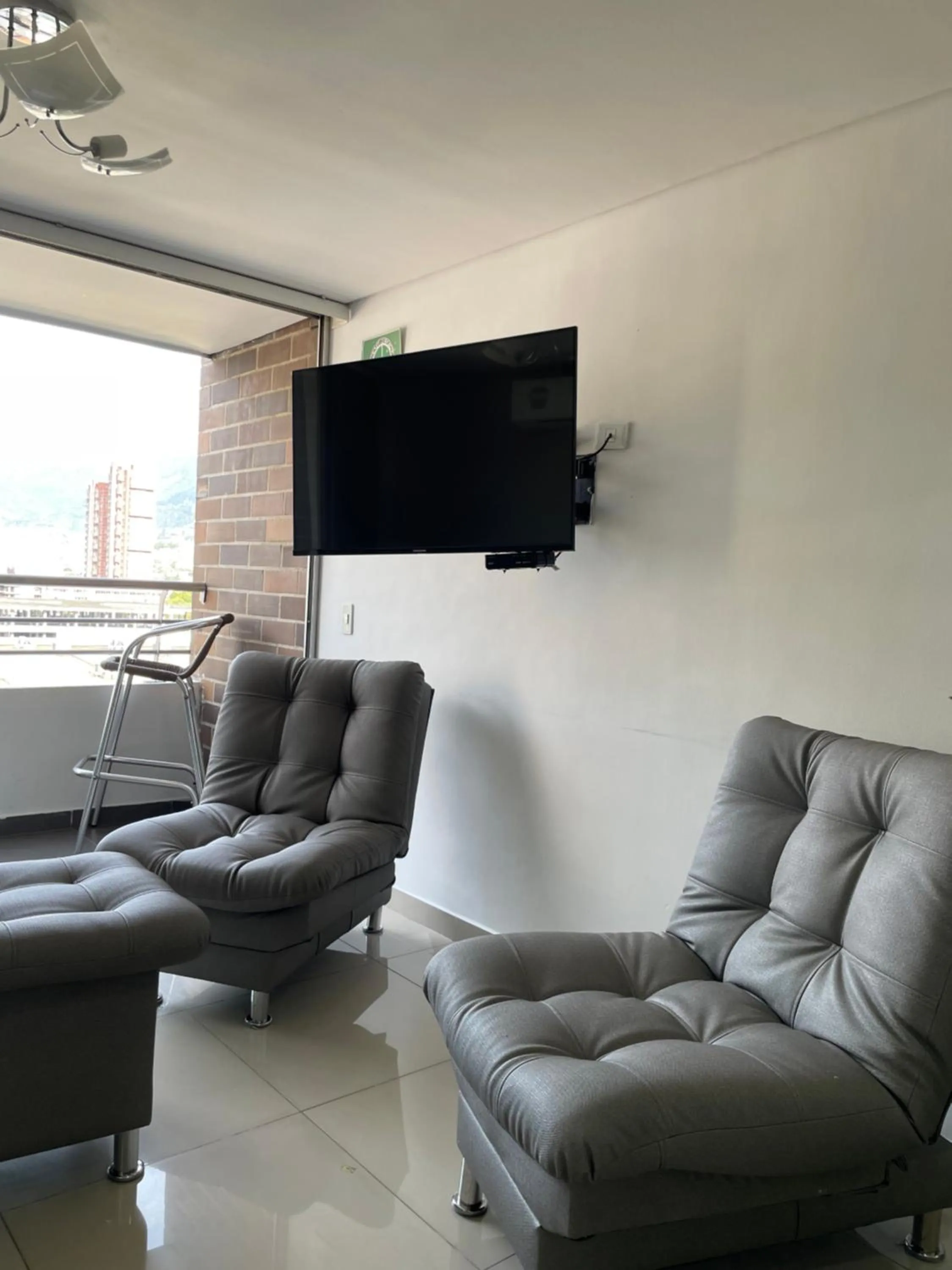 TV and multimedia in Ivanna Jumar ApartaHotel - Laureles Estadio