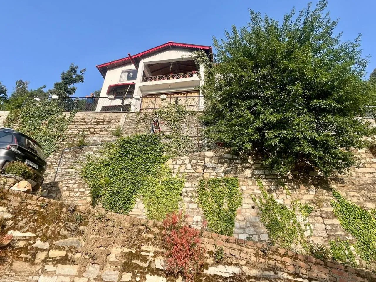 Katie's Abode, Hartola