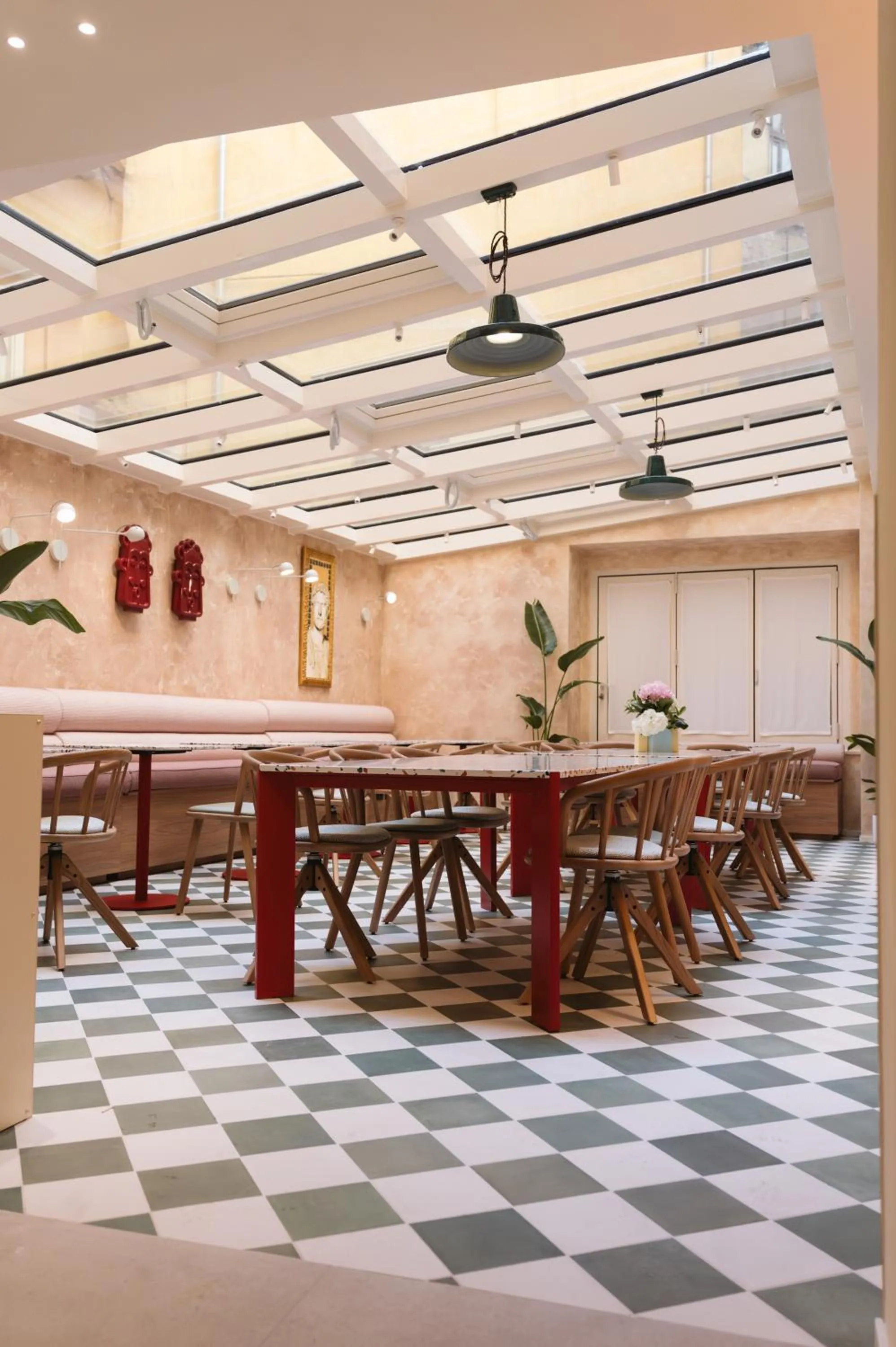 Seating area in Cloud 7 Roma Hotel