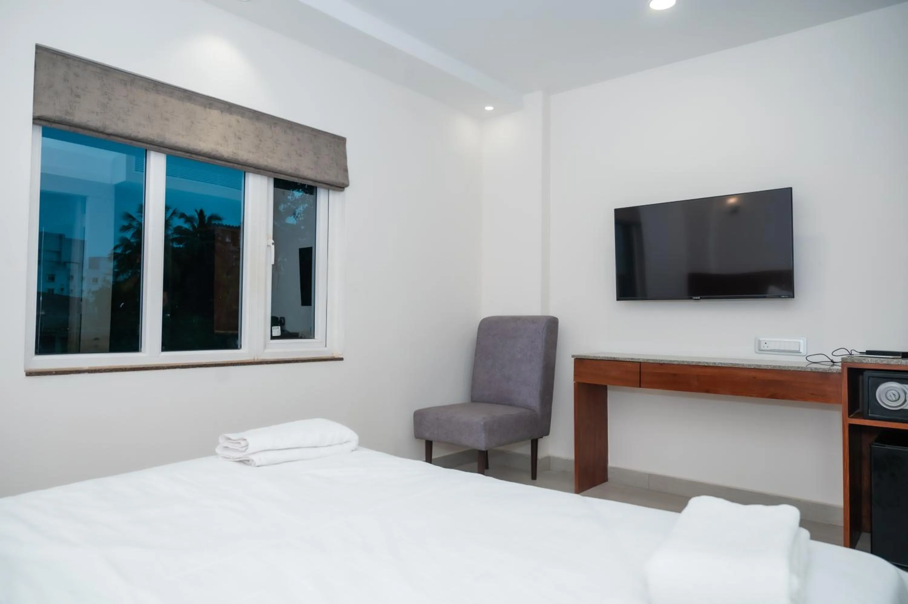 Bed in Gold Inn Exotica